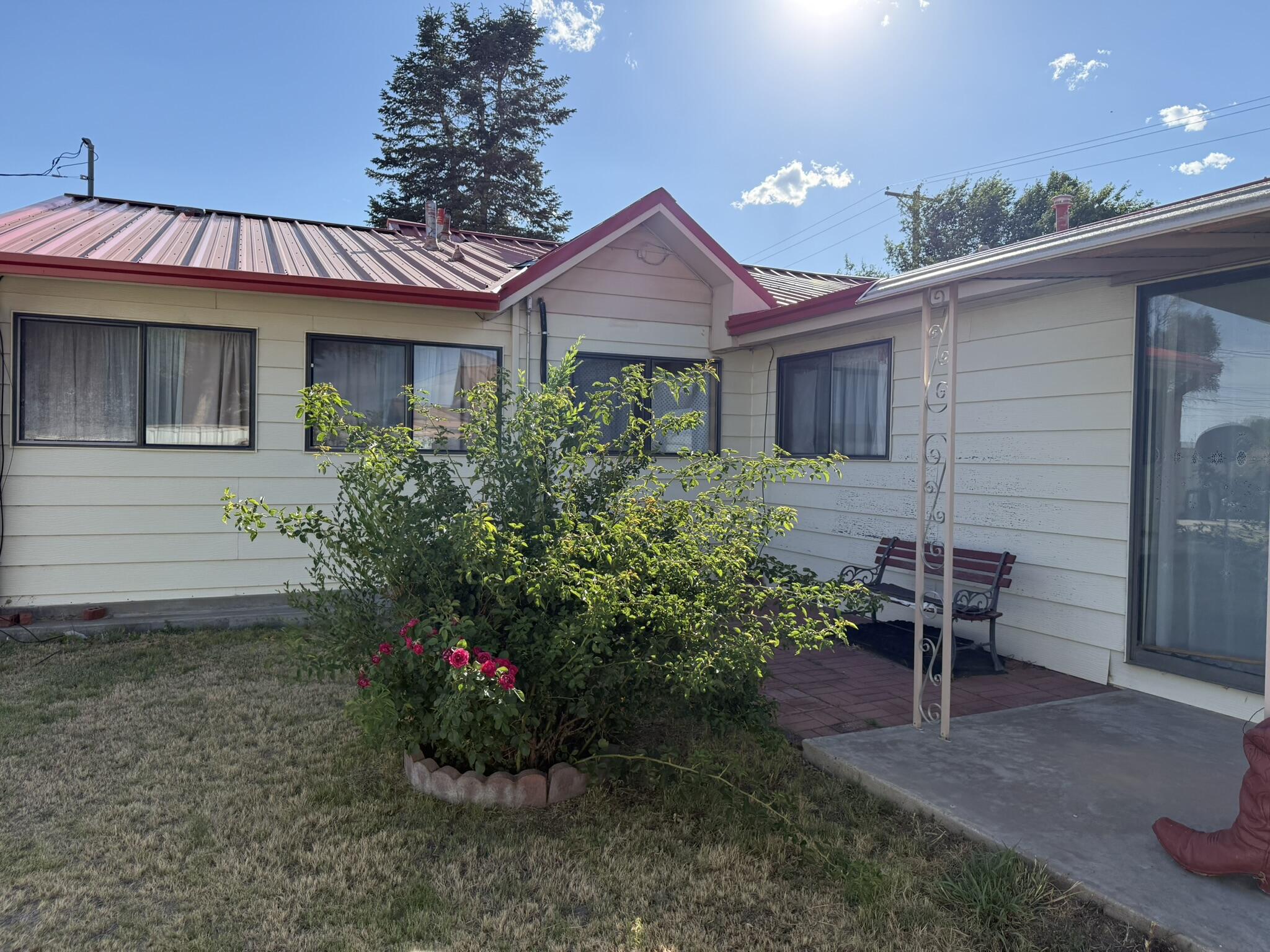 10 Adams Street, Clayton, NM 88415