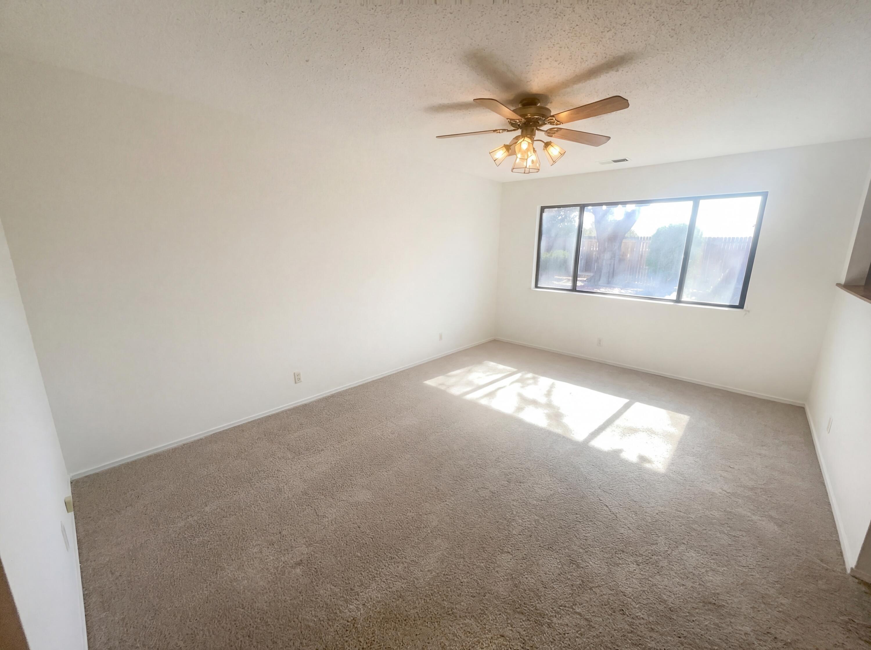 Photo 12 — 7212 Derickson Avenue NE
