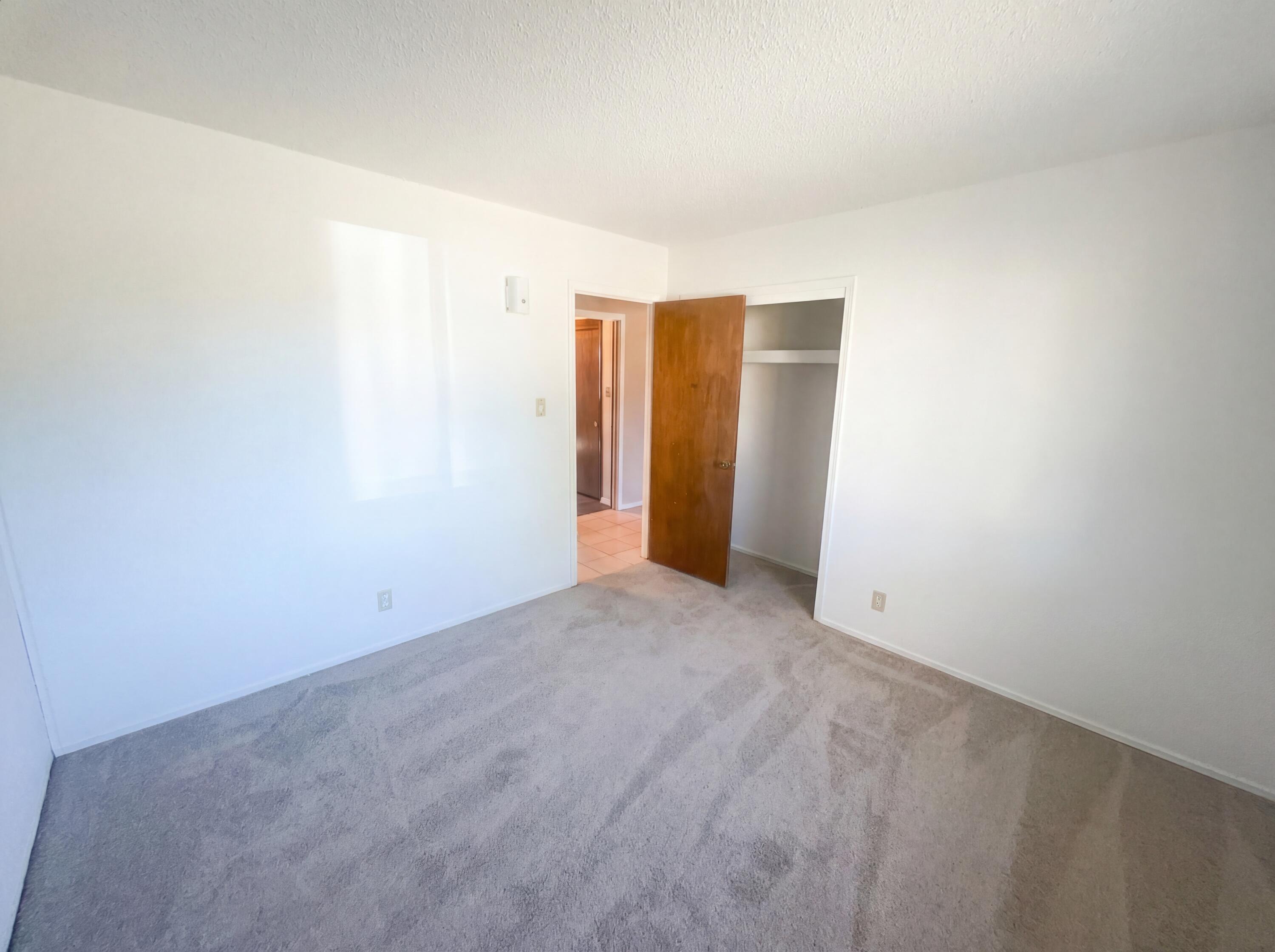Photo 6 — 7212 Derickson Avenue NE