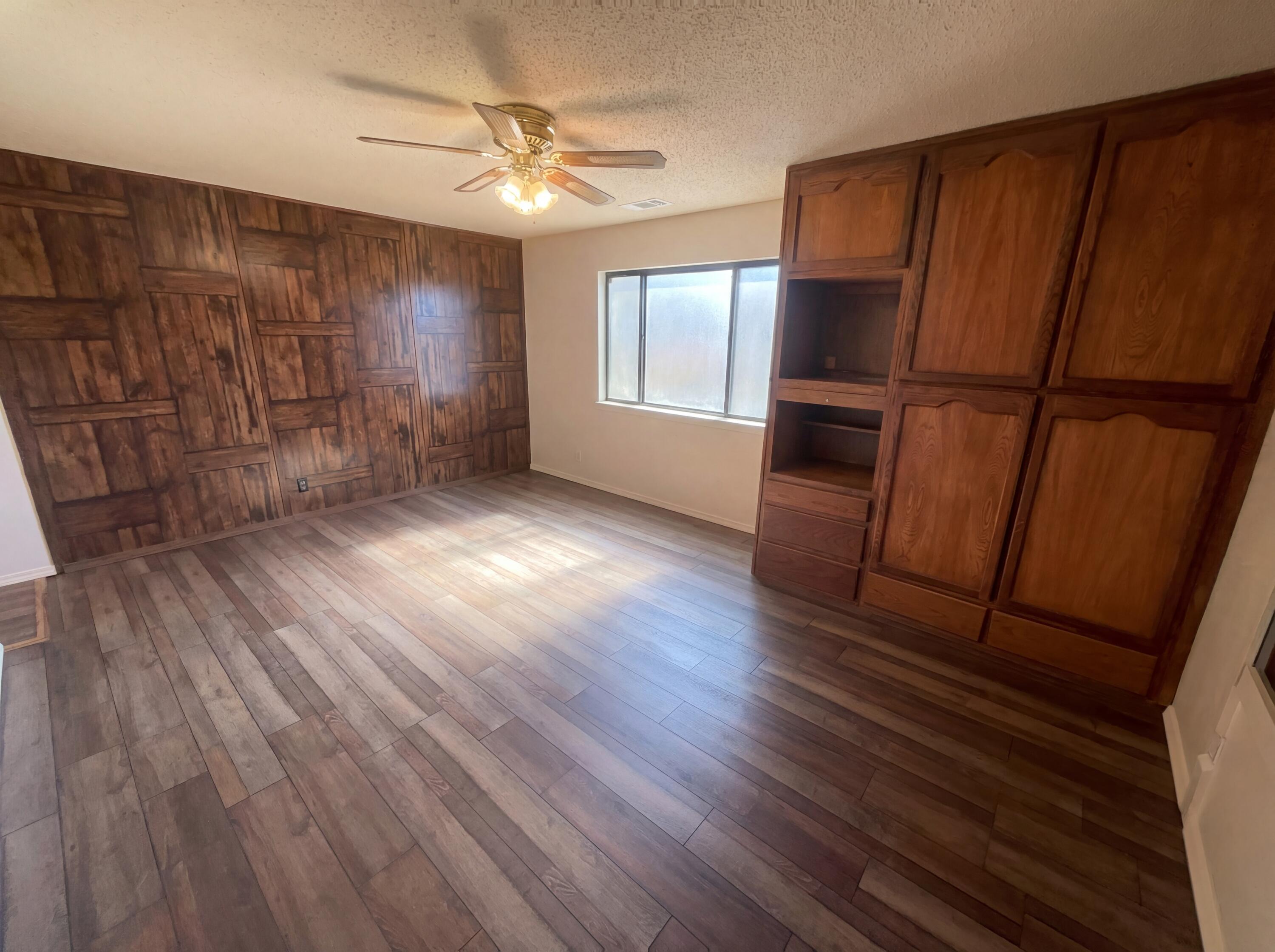 Photo 5 — 7212 Derickson Avenue NE