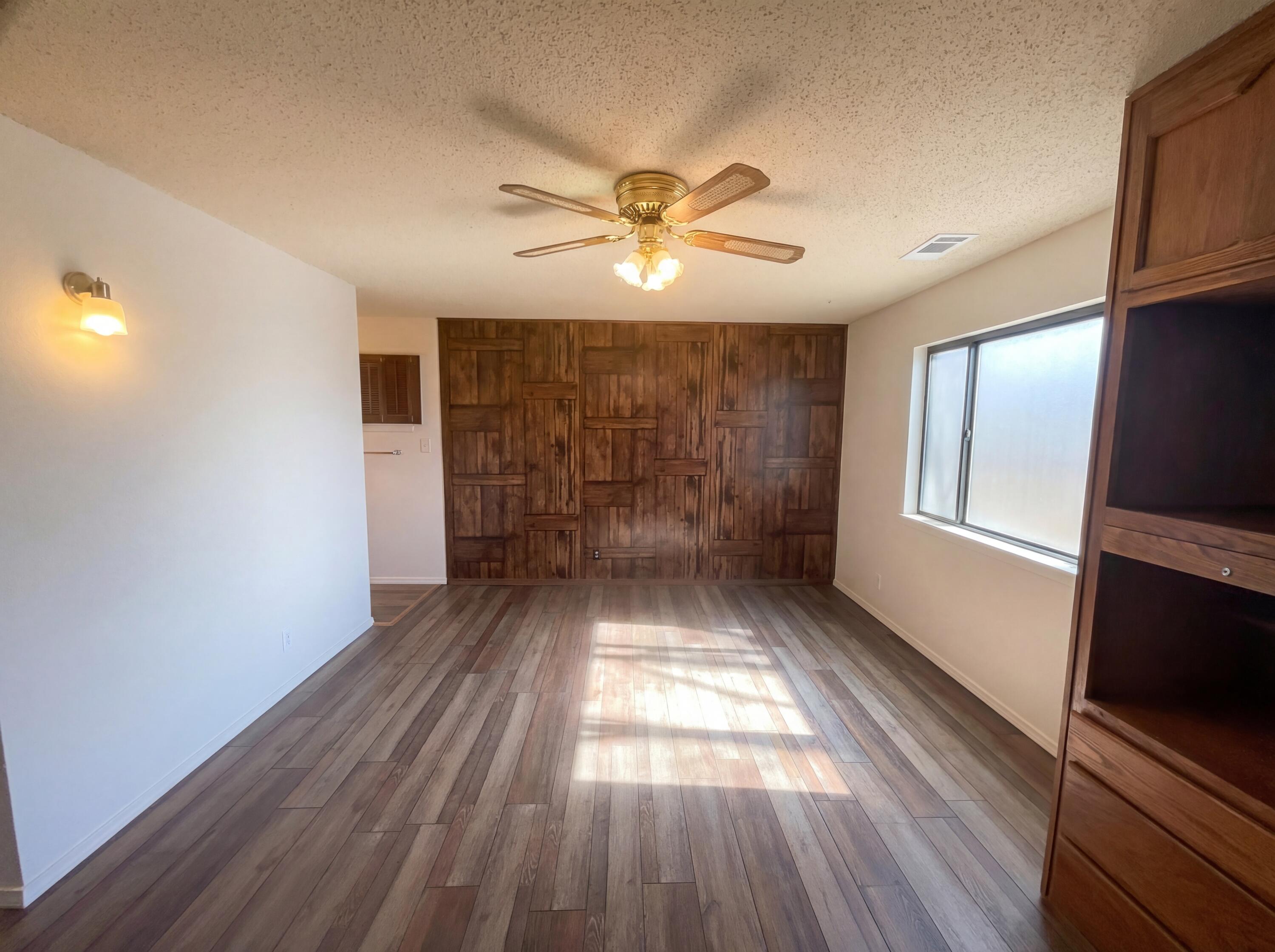 Photo 4 — 7212 Derickson Avenue NE