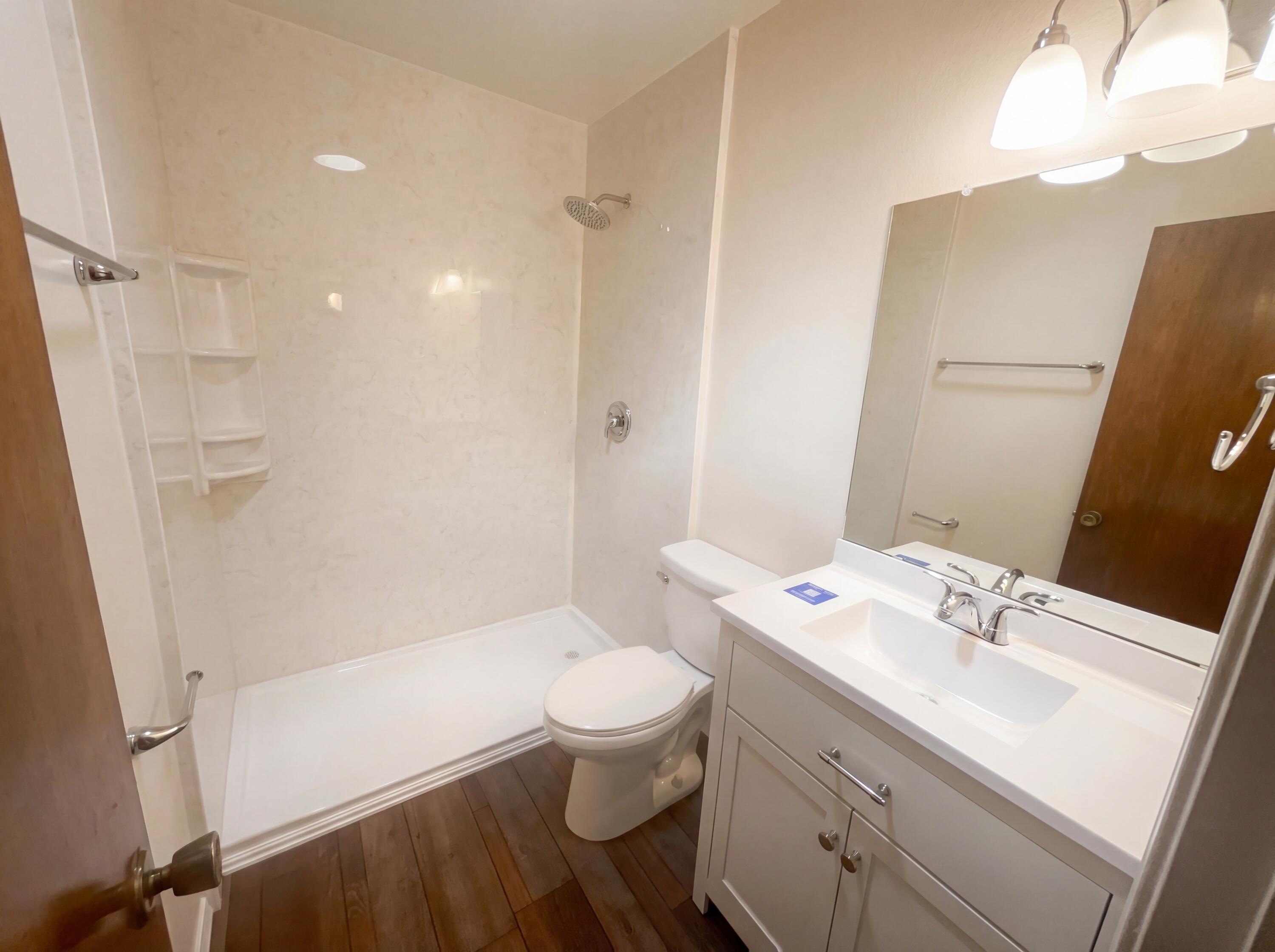 Photo 17 — 7212 Derickson Avenue NE