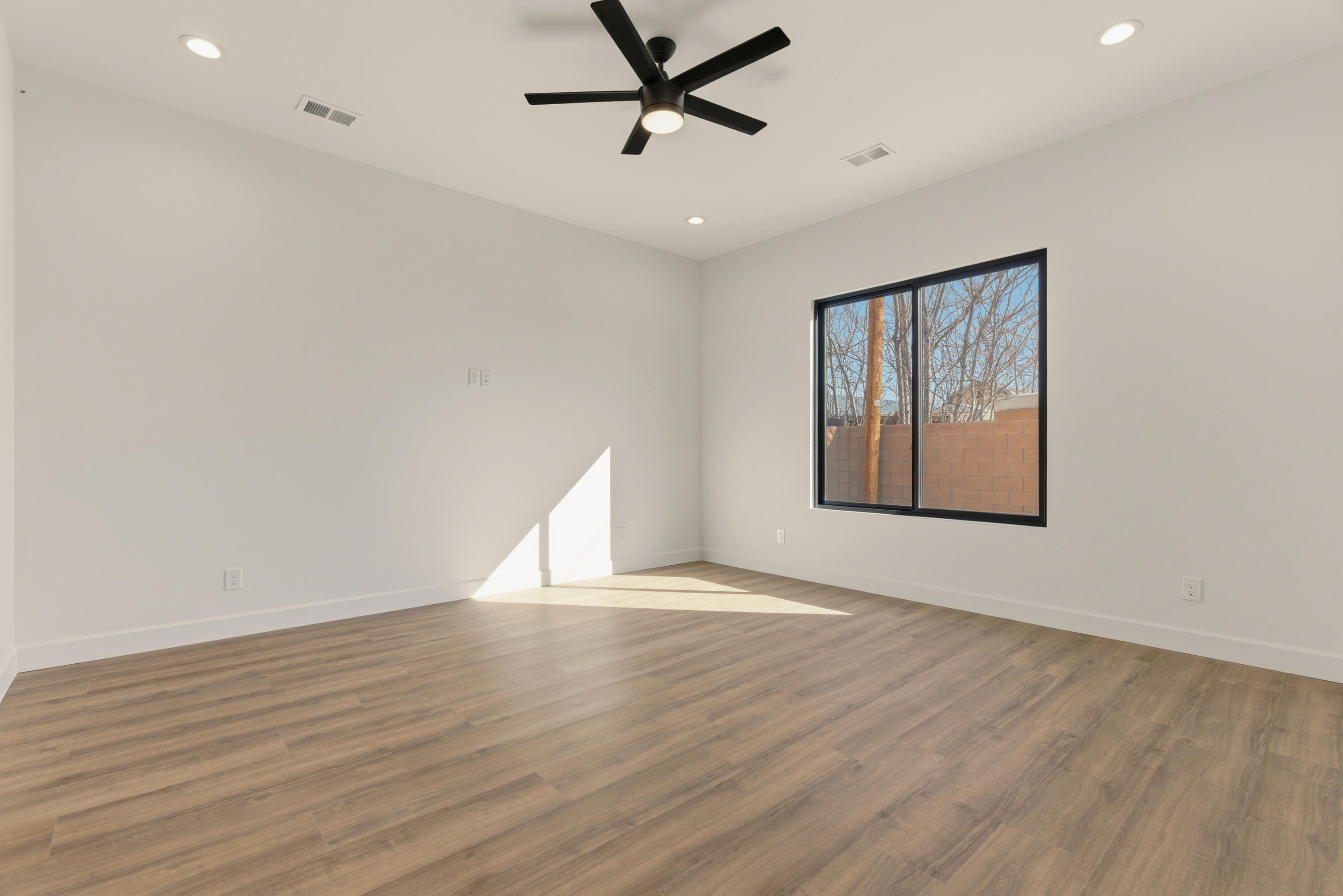 Photo 5 — 1008 22nd Street NW
