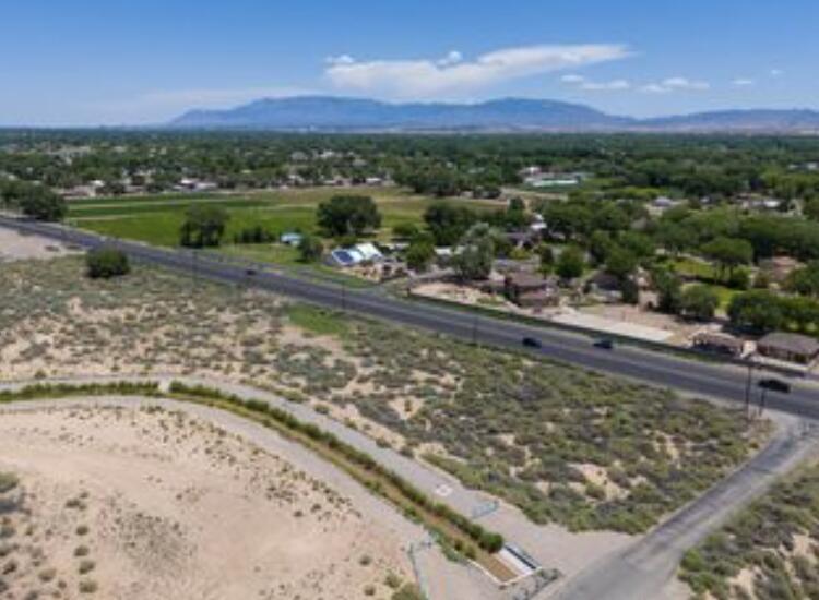 Photo 4 — 3730 Lisa Road SW