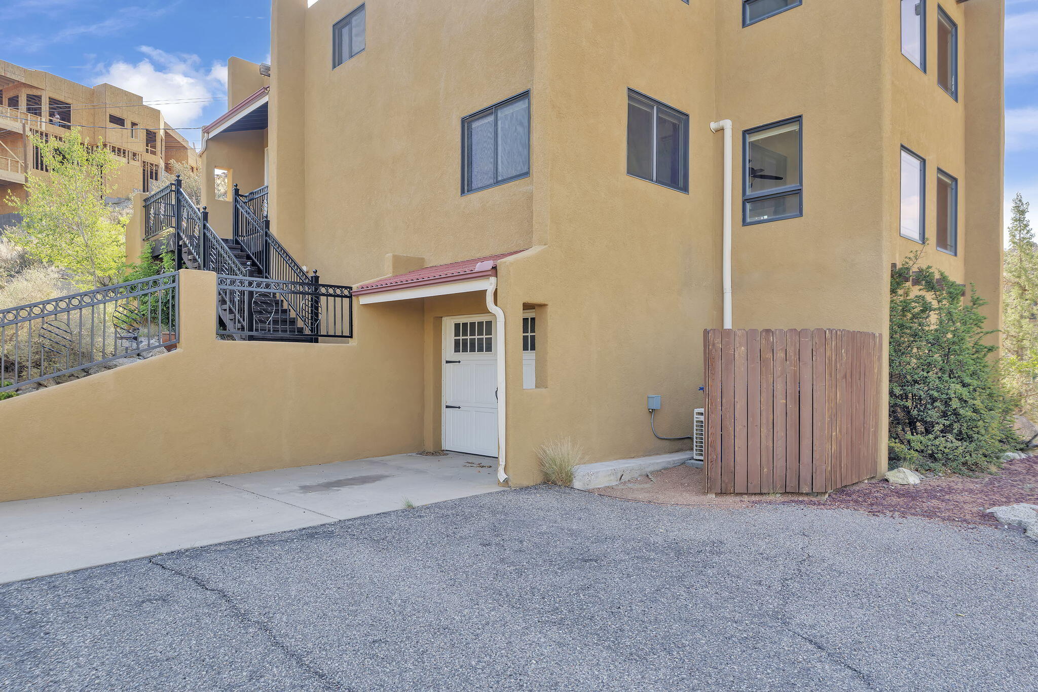 Photo 2 — 14329 Windsor Place NE
