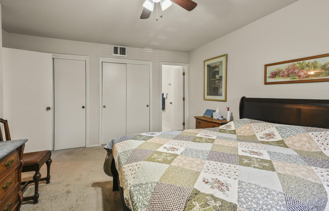 Photo 2 — 901 Country Club Drive SE APT D