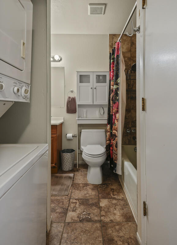 Photo 7 — 901 Country Club Drive SE APT D