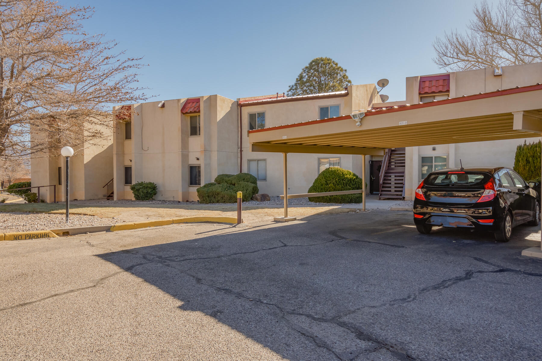 Photo 13 — 901 Country Club Drive SE APT D