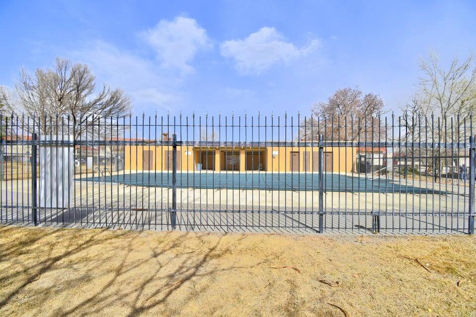 Photo 16 — 901 Country Club Drive SE APT D