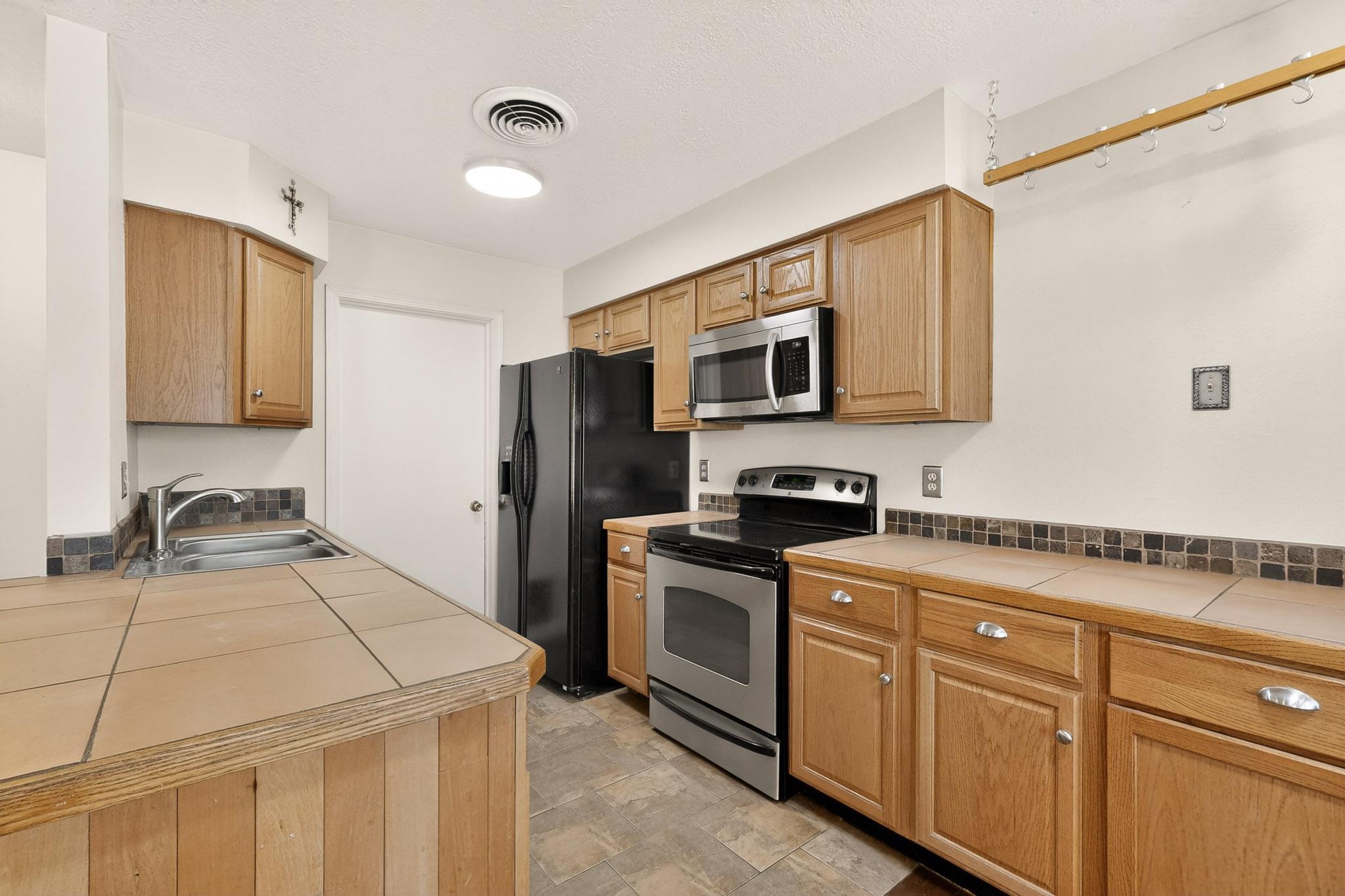 Photo 19 — 6500 Martin Court NE
