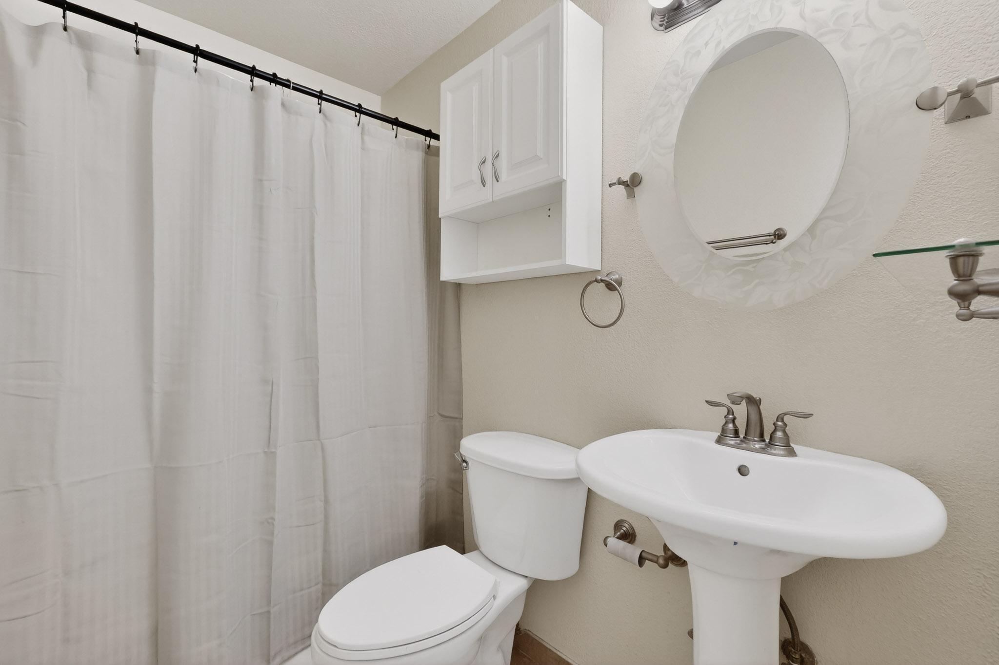 Photo 20 — 6500 Martin Court NE