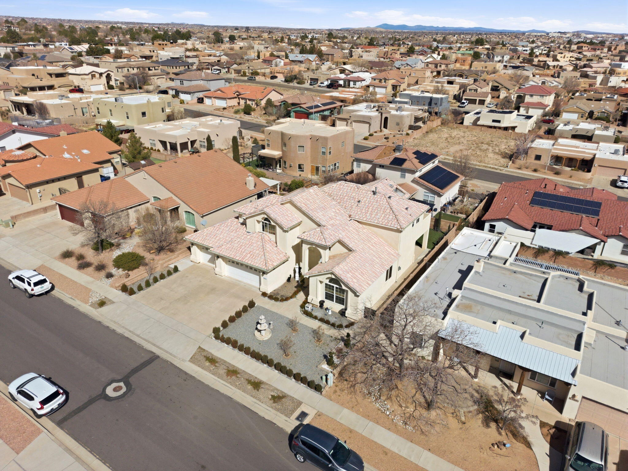 Photo 12 — 4613 Cactus Avenue NW