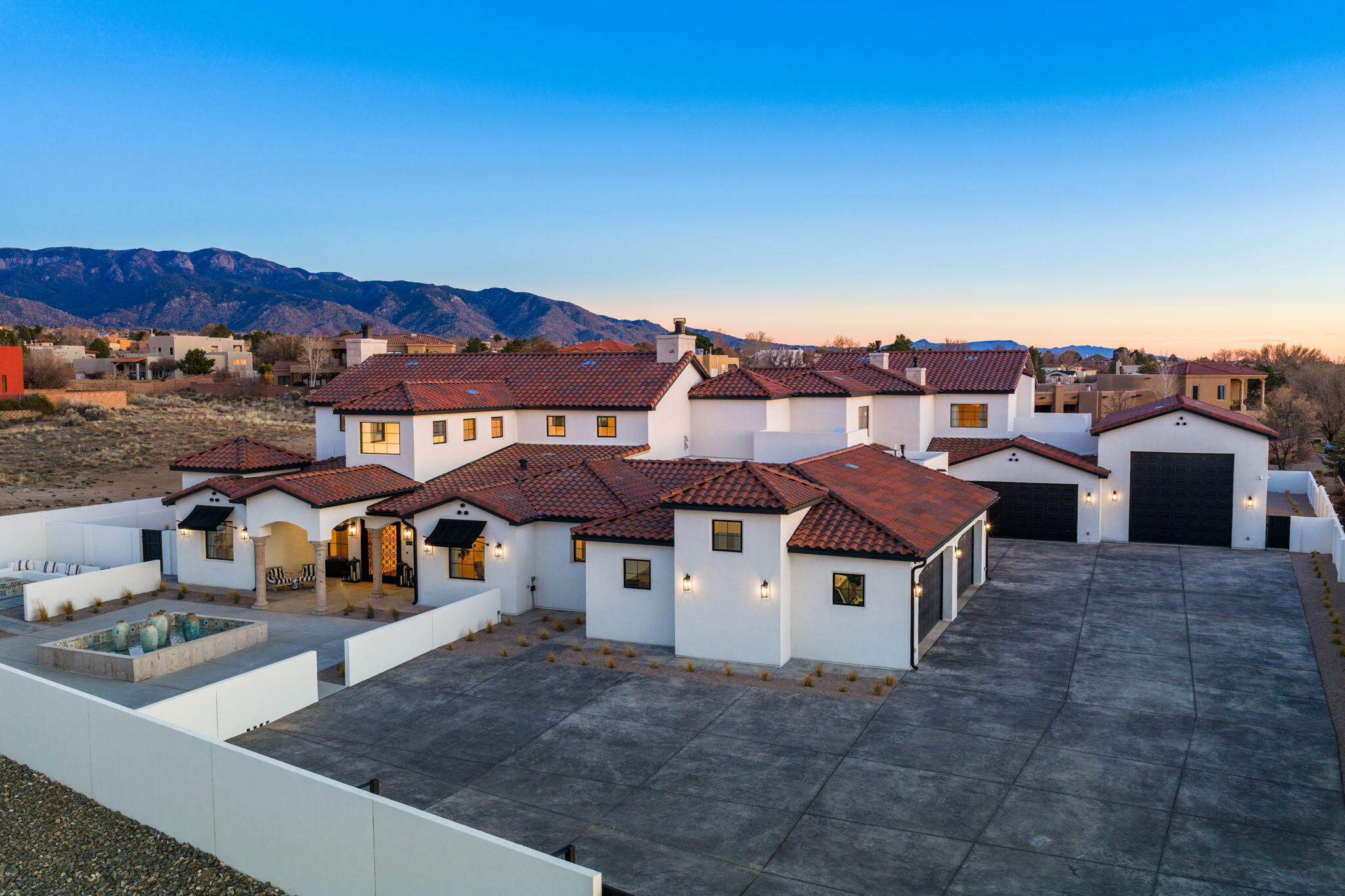 Photo 4 — 9400 Elena Drive NE