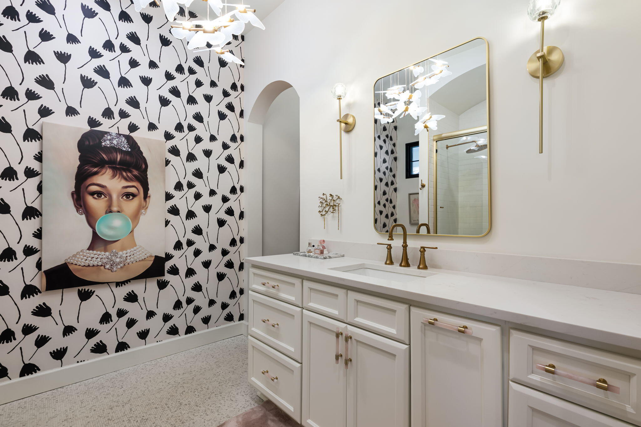Photo 8 — 9400 Elena Drive NE