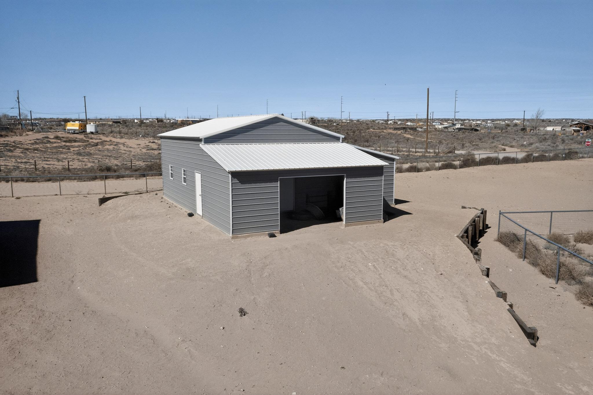 Photo 5 — 890 Idalia Road SW