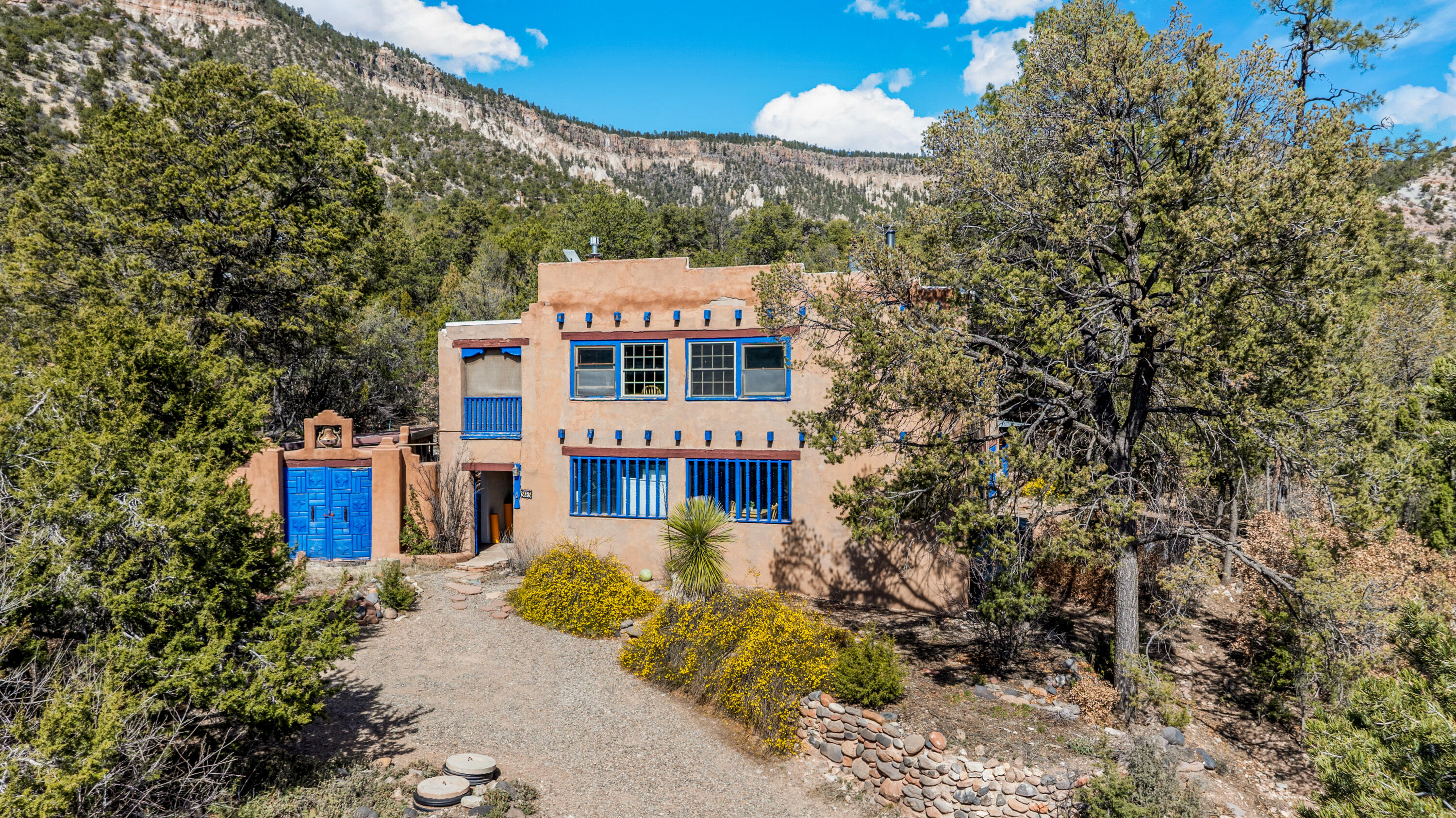 Photo 18 — 575 Redondo Road