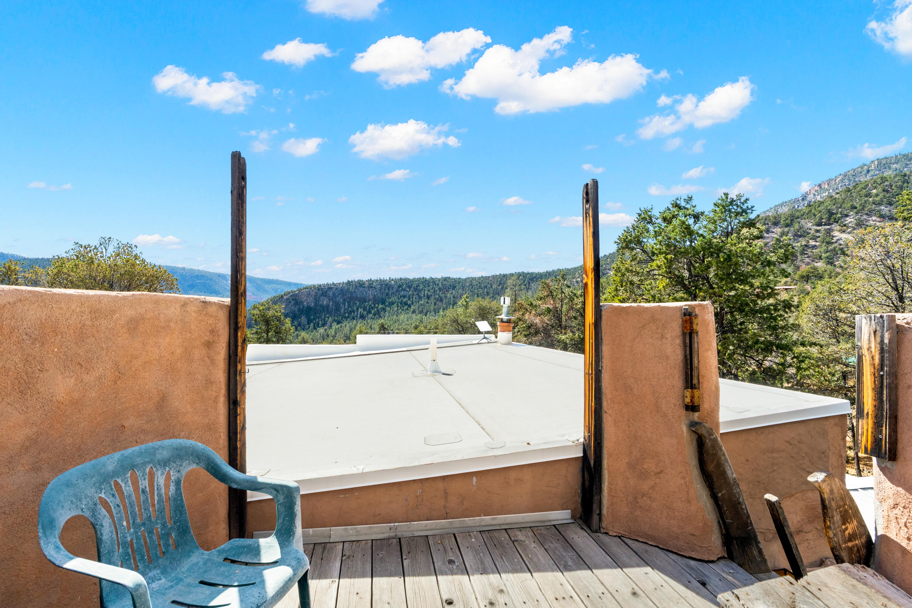 Photo 10 — 575 Redondo Road
