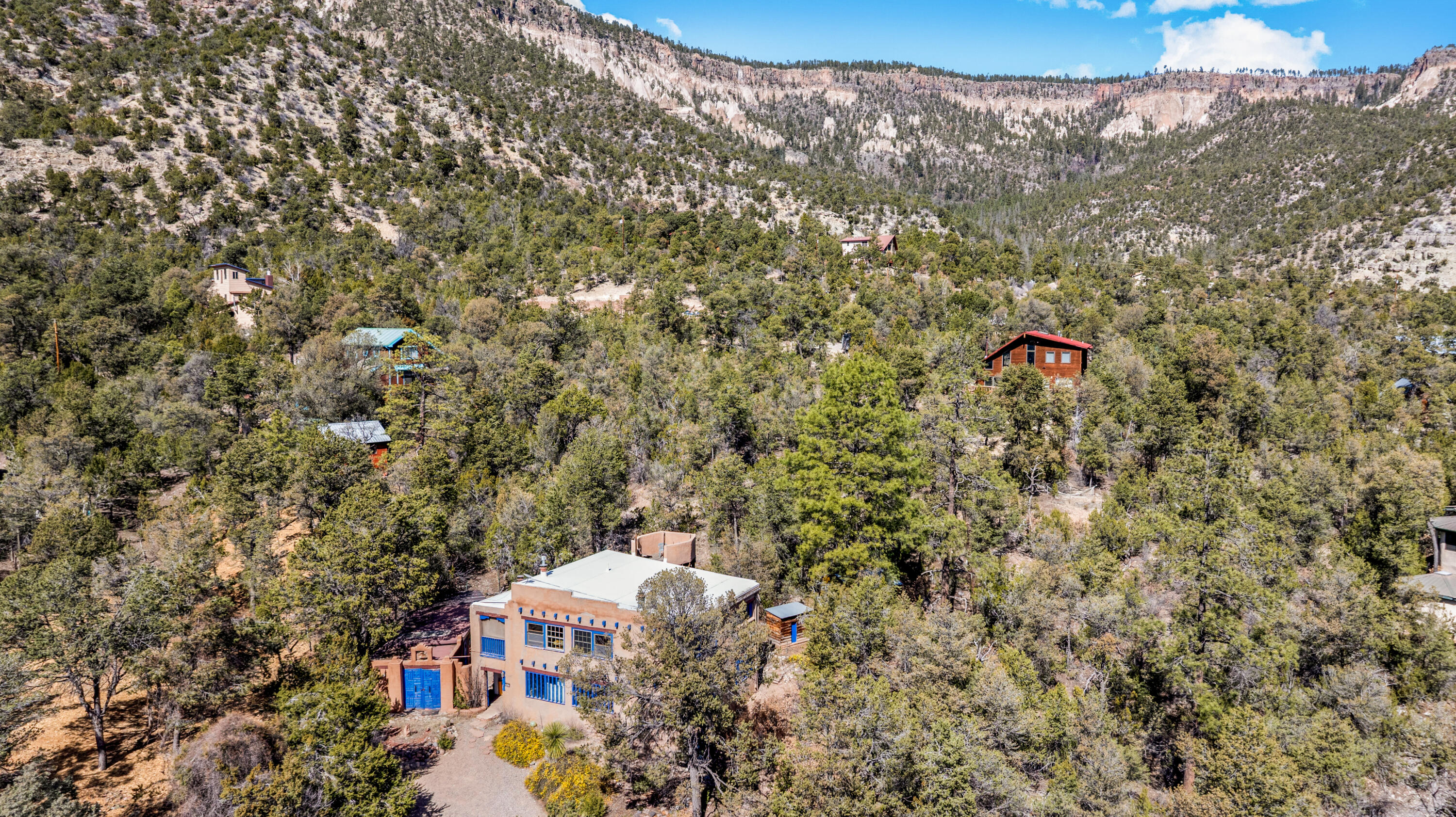 Photo 9 — 575 Redondo Road