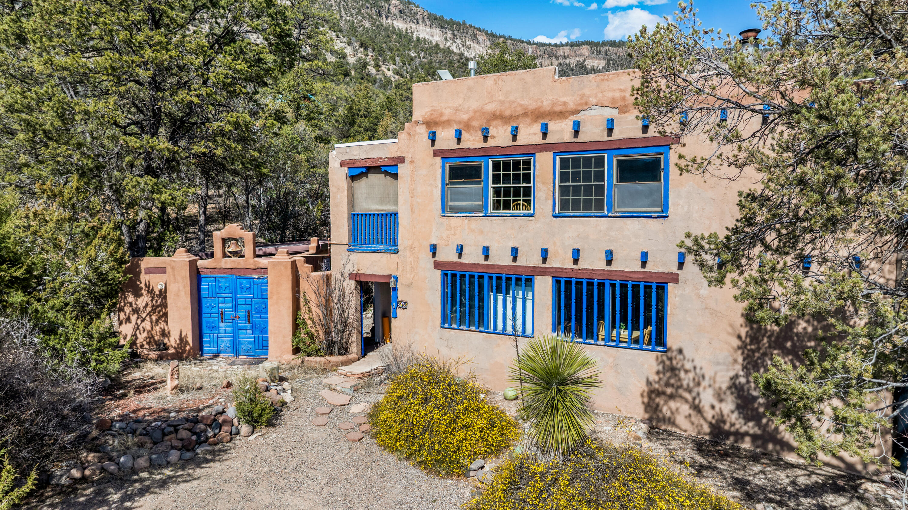 Photo 4 — 575 Redondo Road