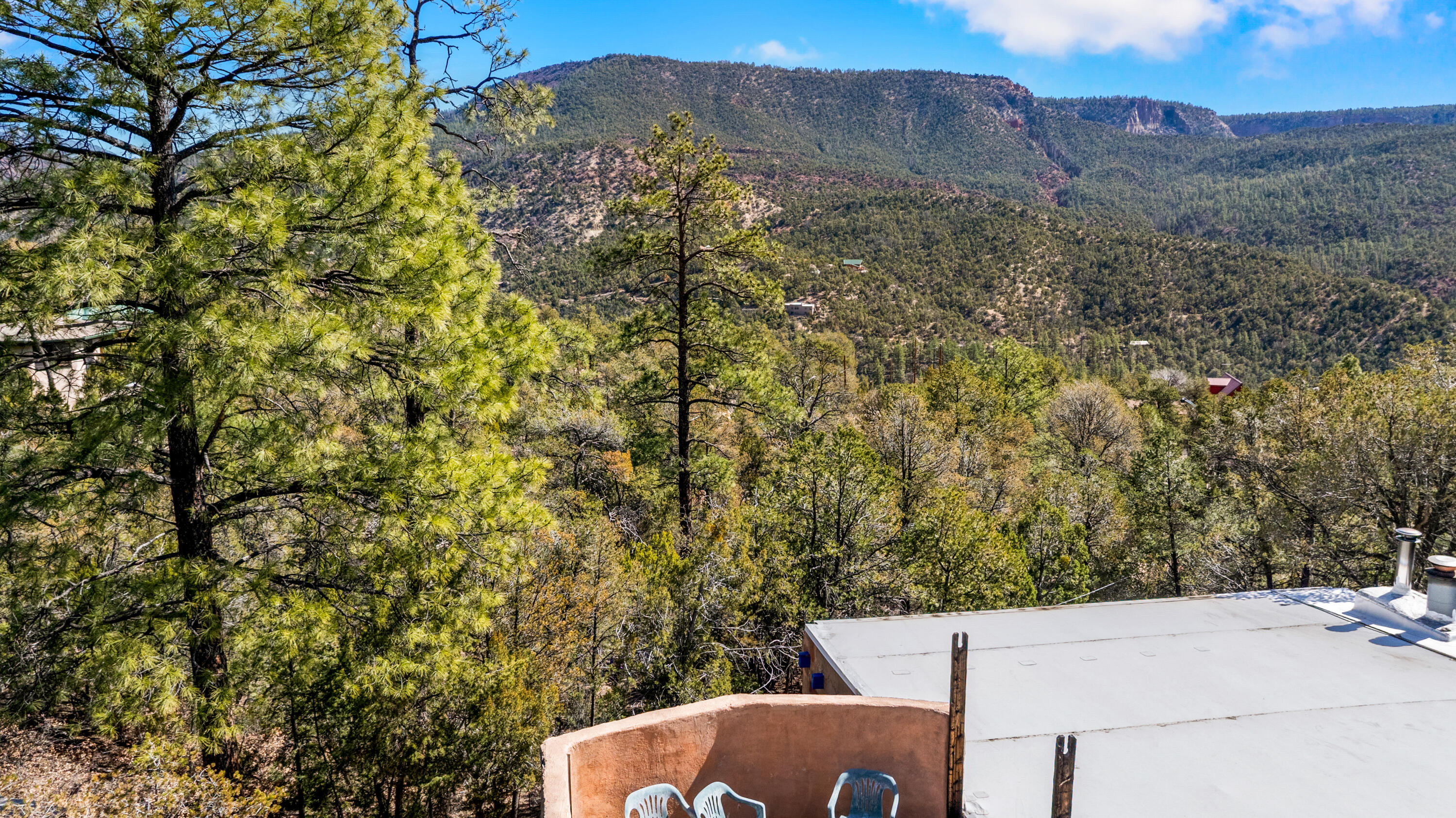 Photo 7 — 575 Redondo Road