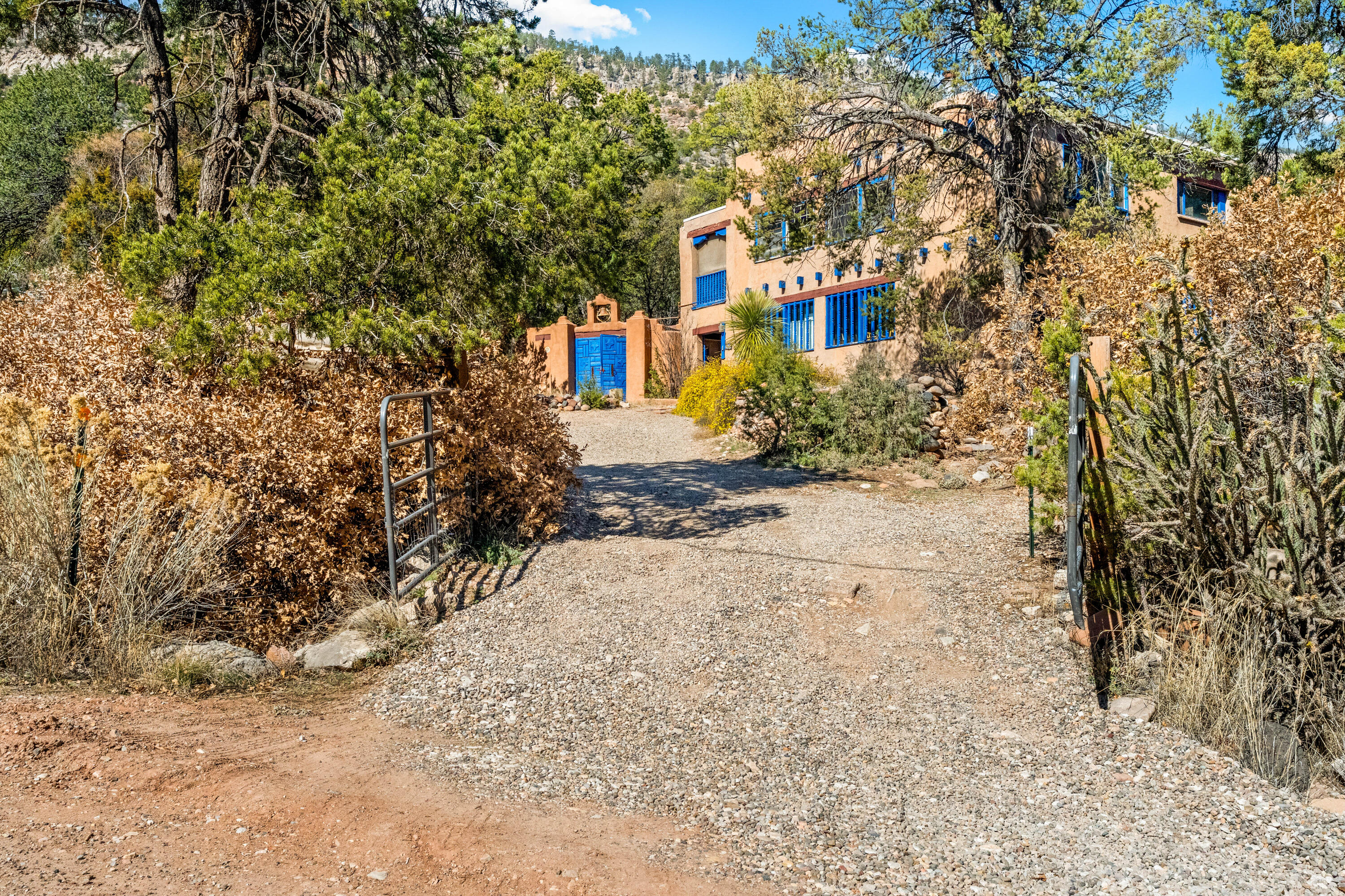 Photo 8 — 575 Redondo Road
