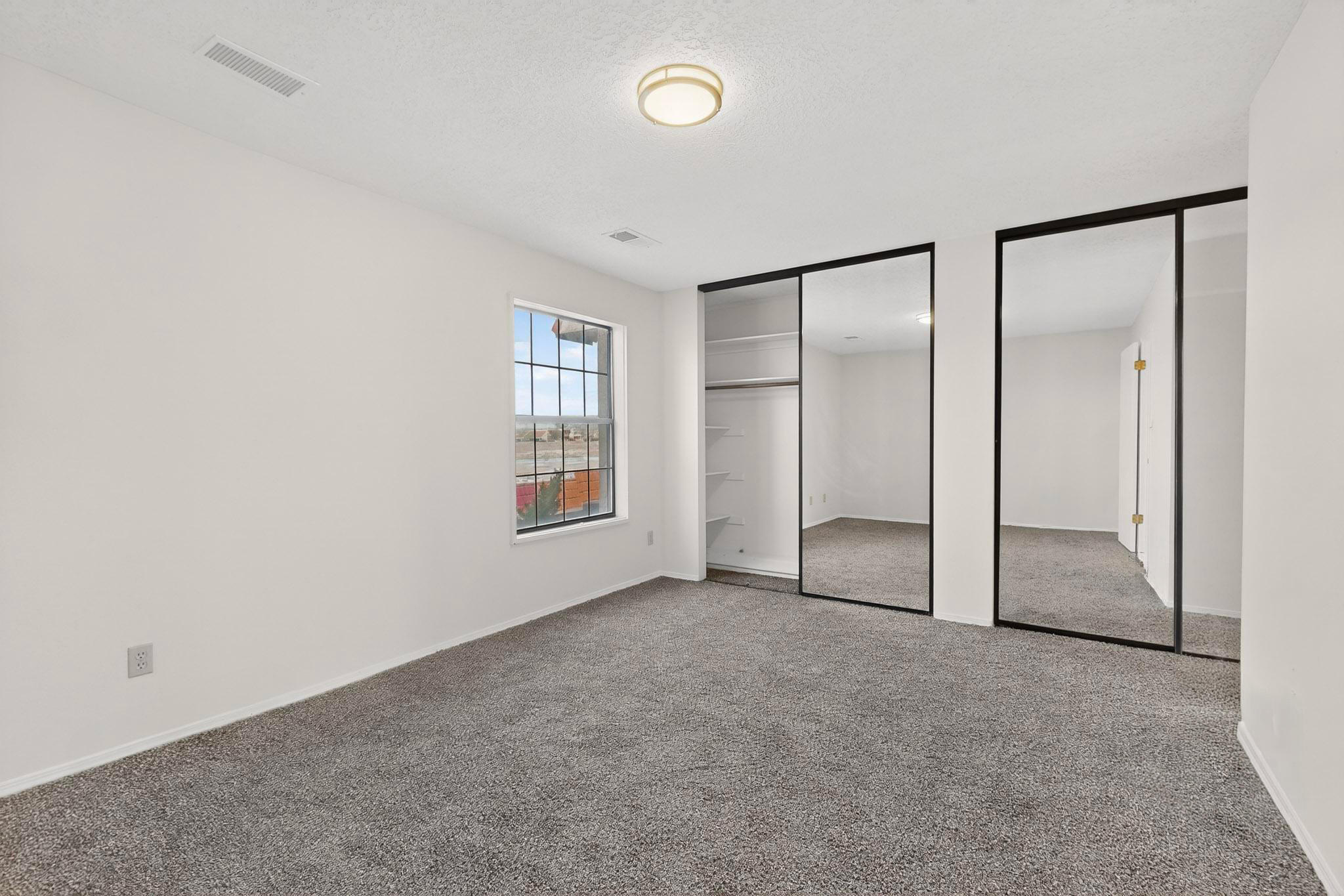 Photo 18 — 823 Country Club Drive SE APT 2E