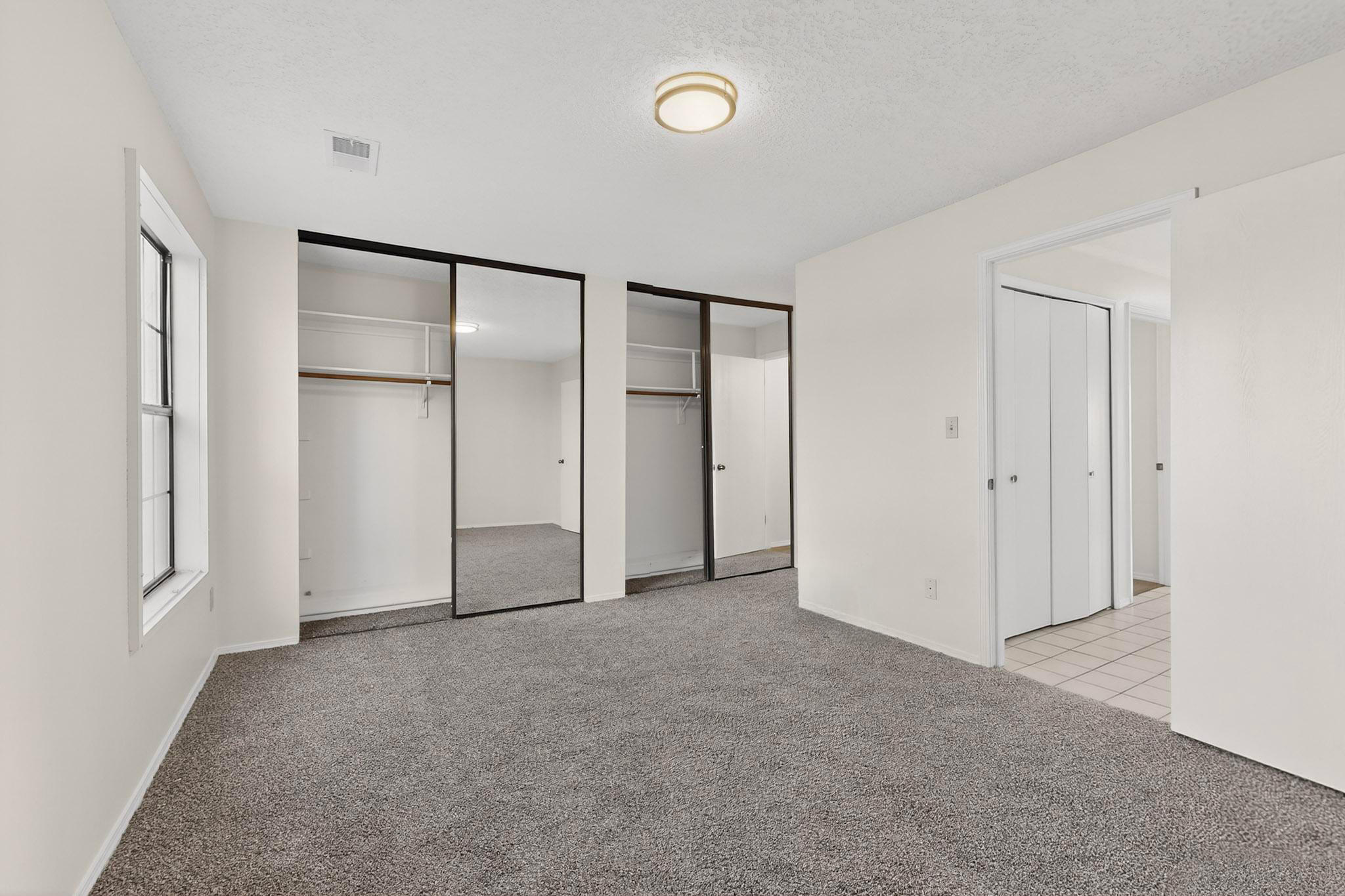 Photo 17 — 823 Country Club Drive SE APT 2E