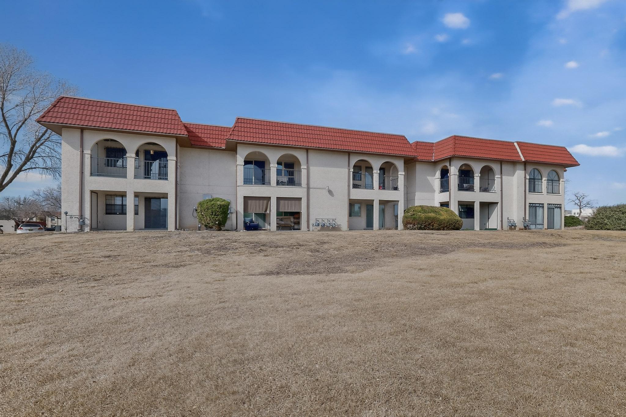 Photo 4 — 823 Country Club Drive SE APT 2E