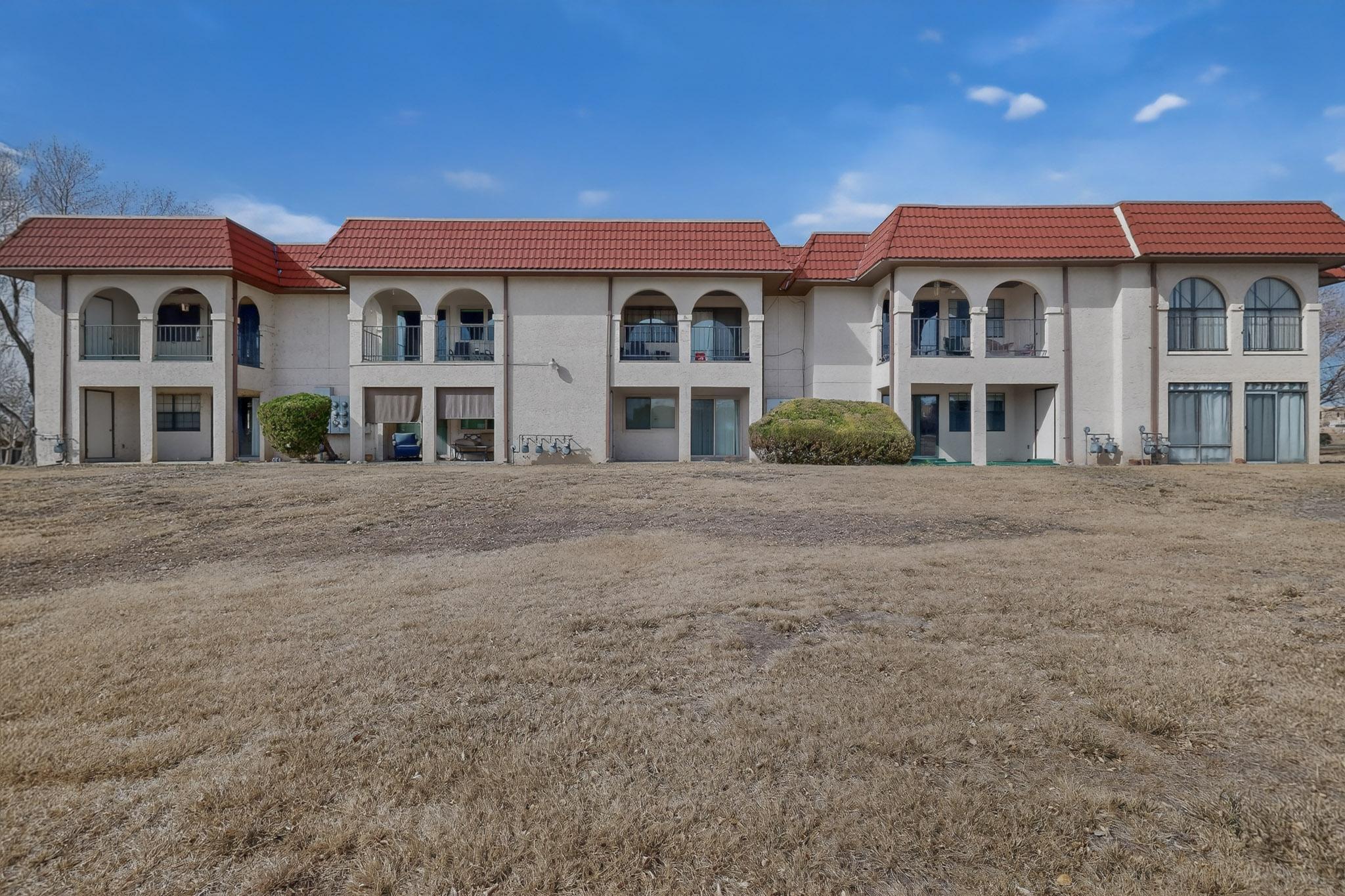 Photo 3 — 823 Country Club Drive SE APT 2E