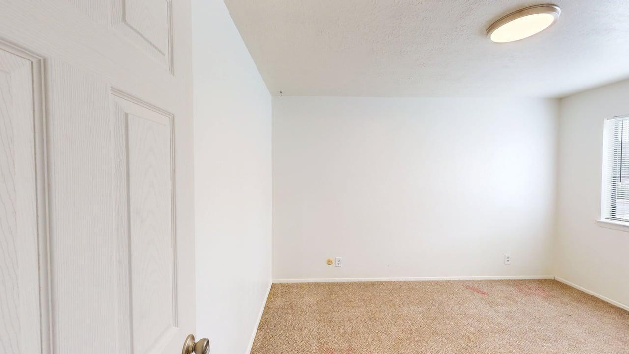 Photo 16 — 3609 Wellesley Drive NE