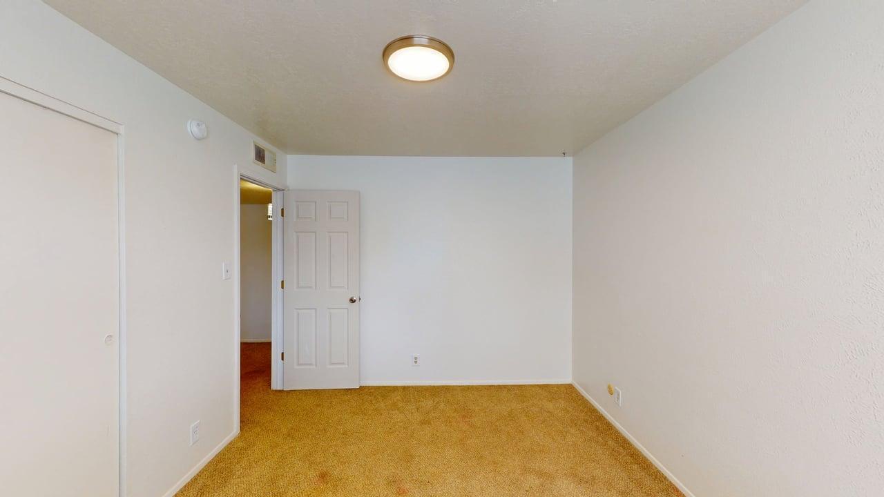 Photo 13 — 3609 Wellesley Drive NE