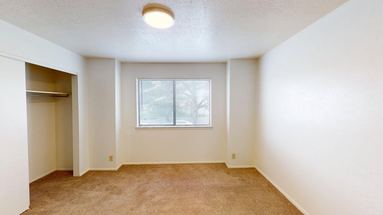 Photo 10 — 3609 Wellesley Drive NE