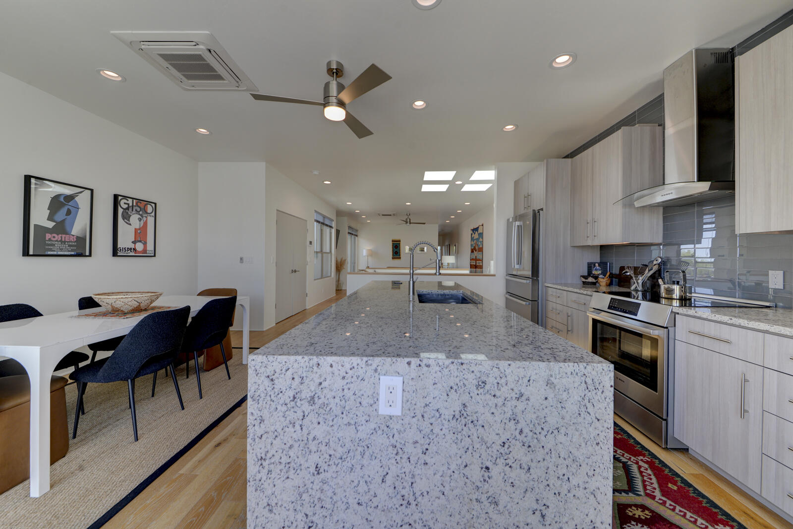 Photo 4 — 1508 San Patricio Avenue SW