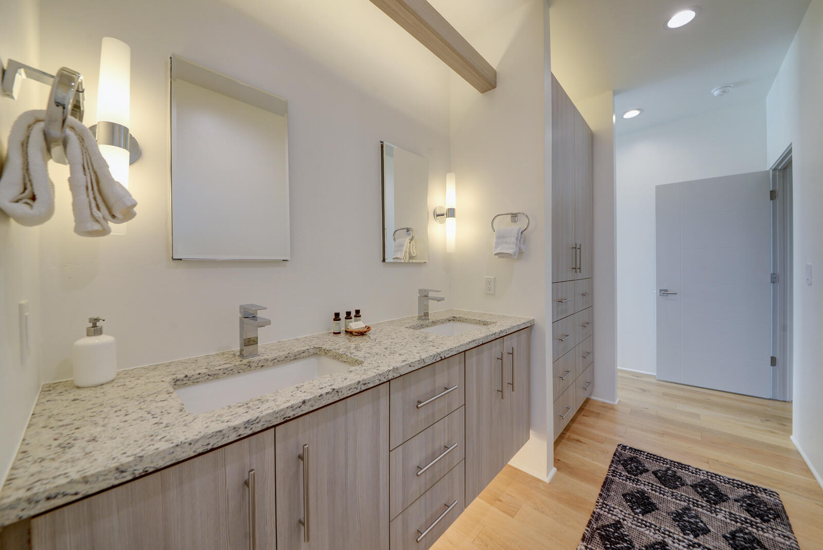 Photo 13 — 1508 San Patricio Avenue SW