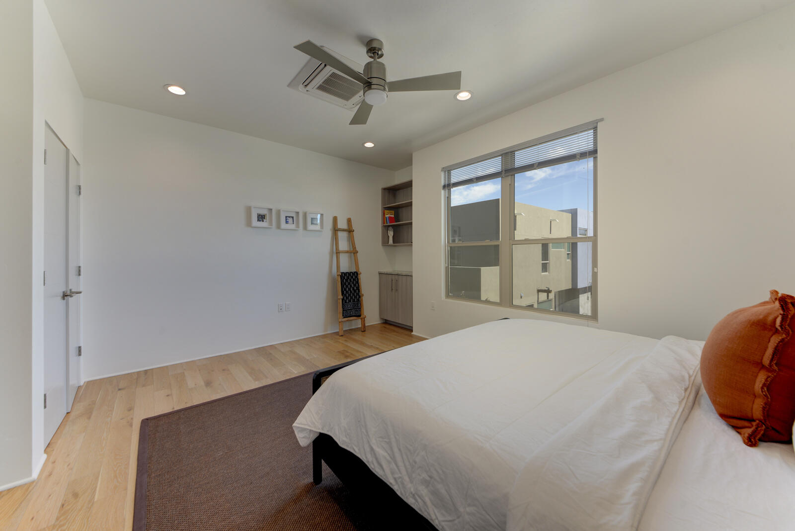 Photo 17 — 1508 San Patricio Avenue SW