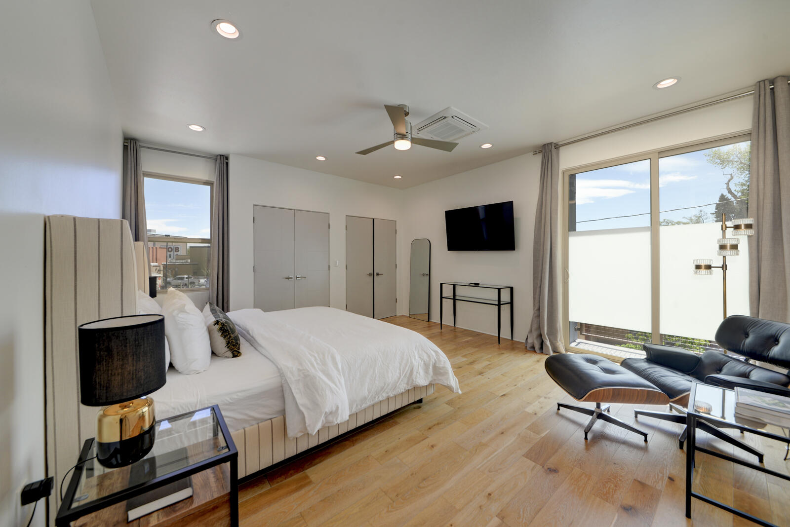 Photo 18 — 1508 San Patricio Avenue SW