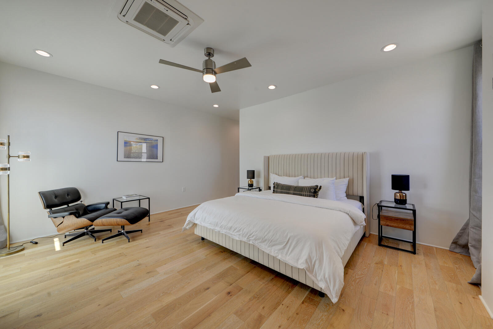 Photo 19 — 1508 San Patricio Avenue SW