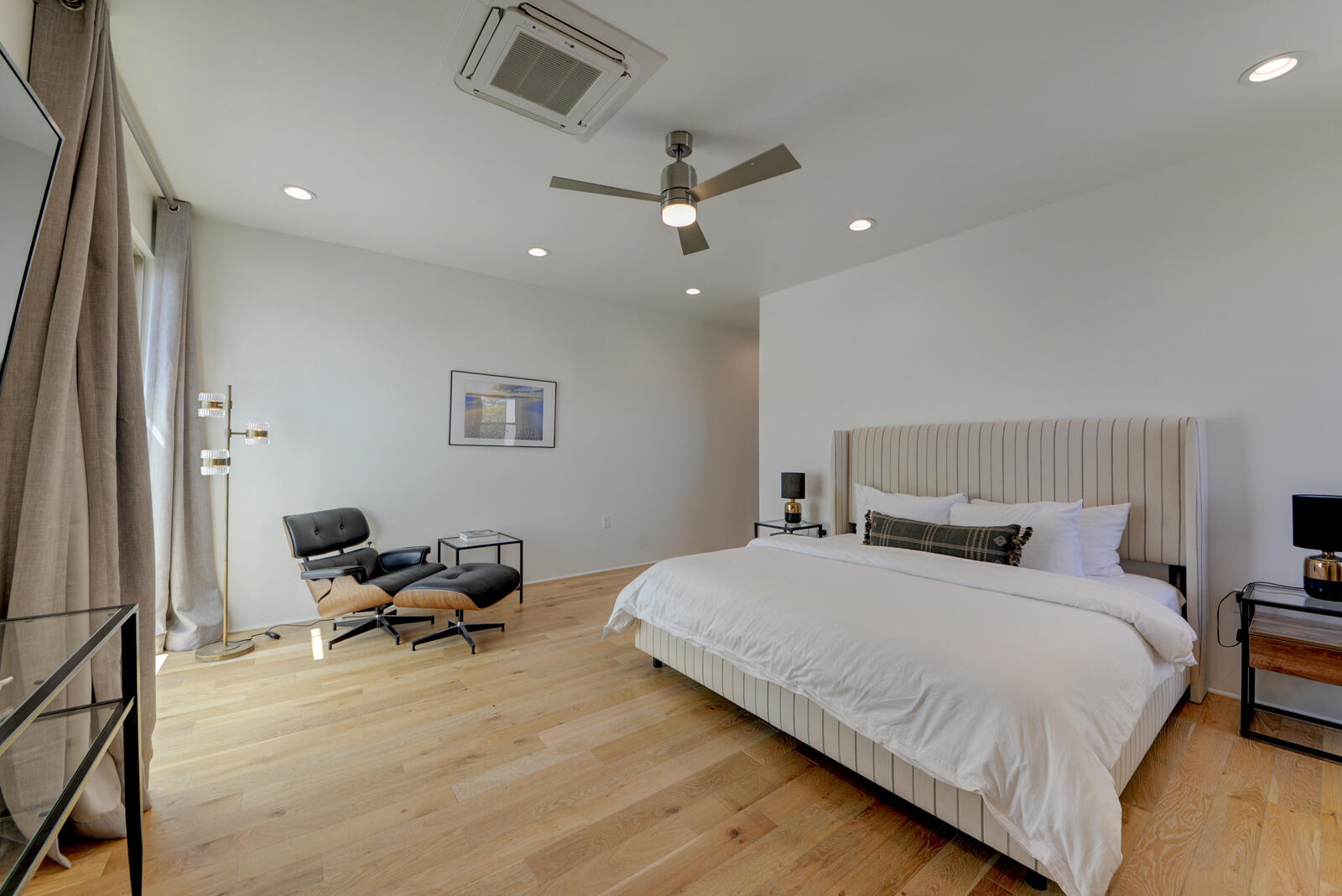 Photo 20 — 1508 San Patricio Avenue SW