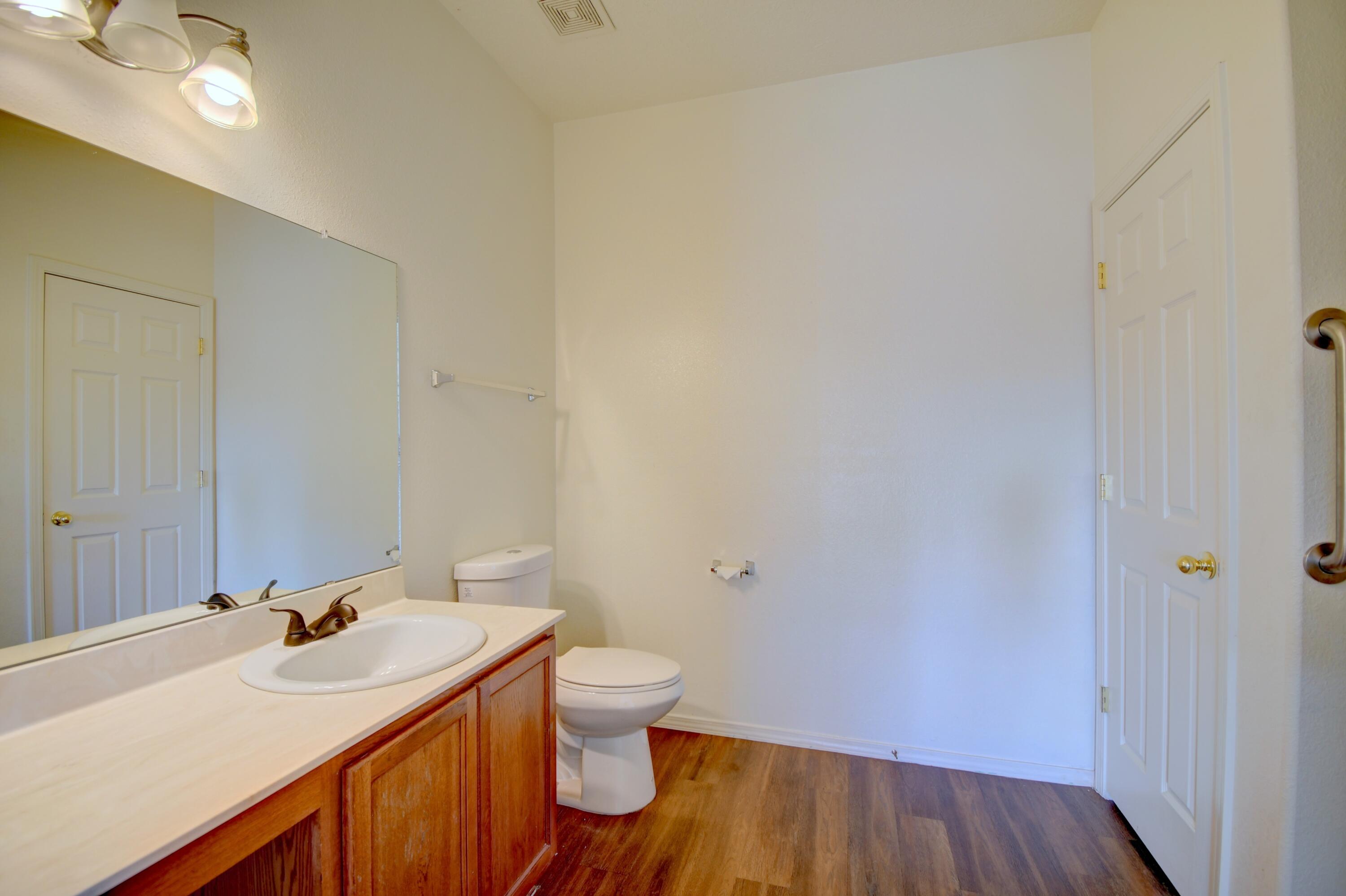 Photo 17 — 2916 MCKINNON Way SW