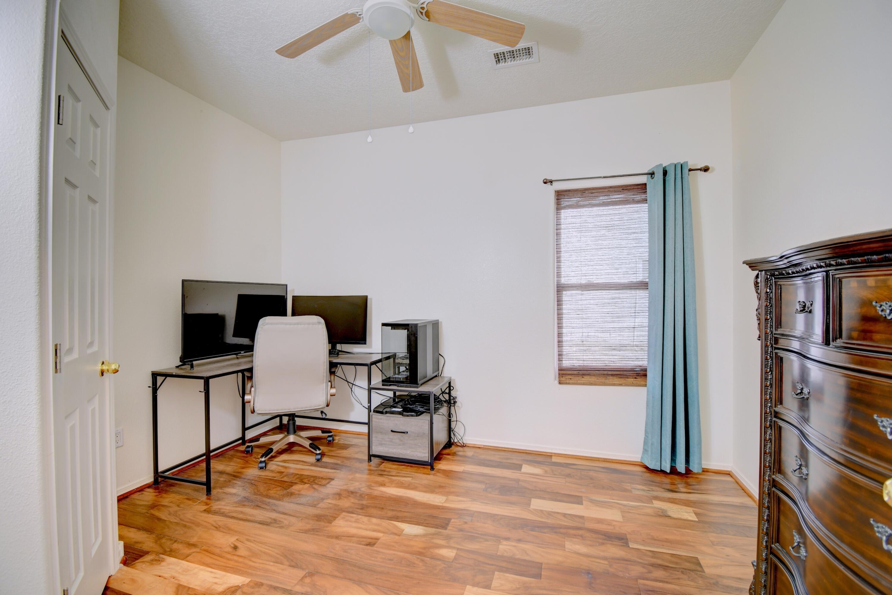 Photo 14 — 2916 MCKINNON Way SW