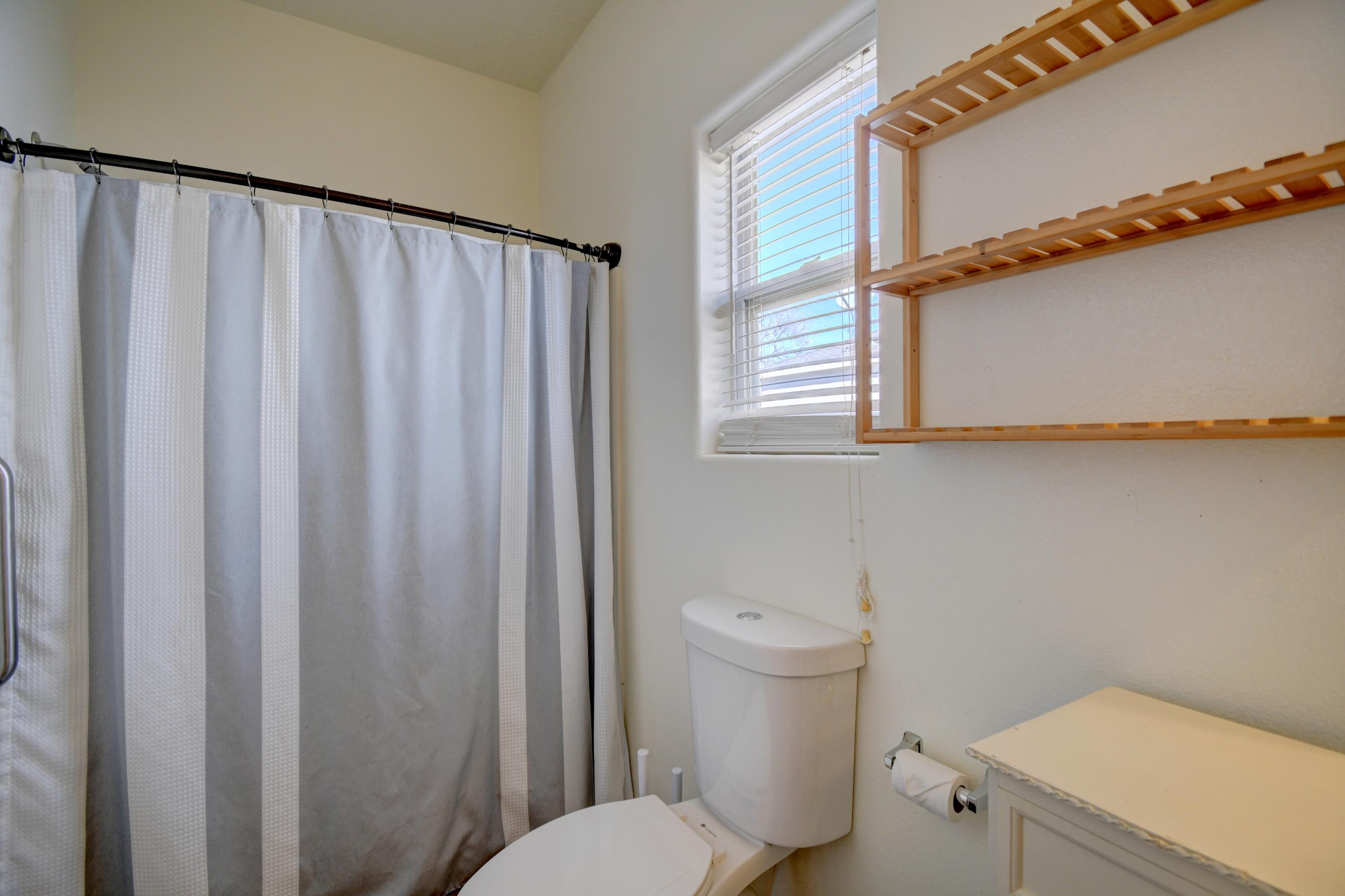 Photo 12 — 2916 MCKINNON Way SW
