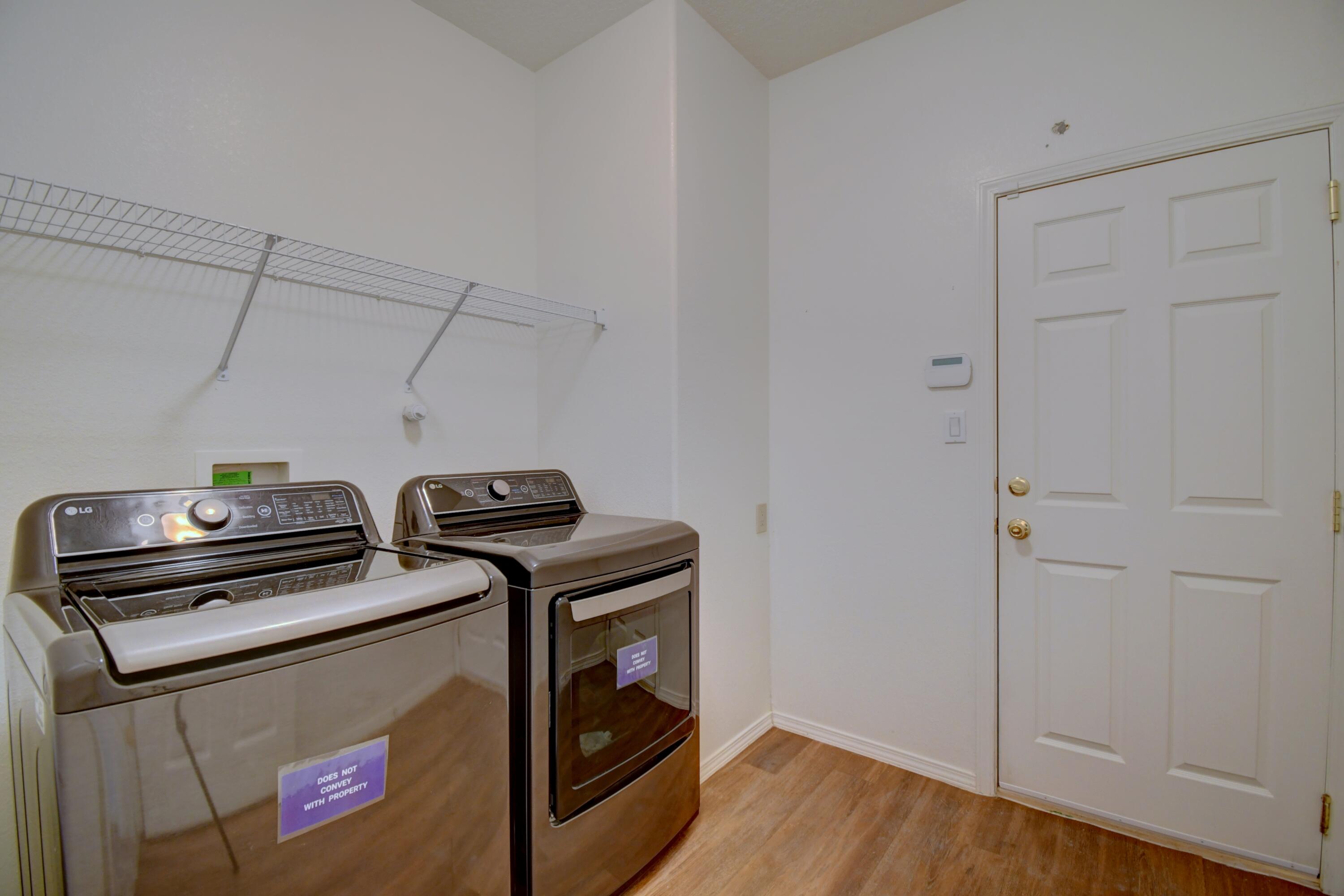 Photo 11 — 2916 MCKINNON Way SW
