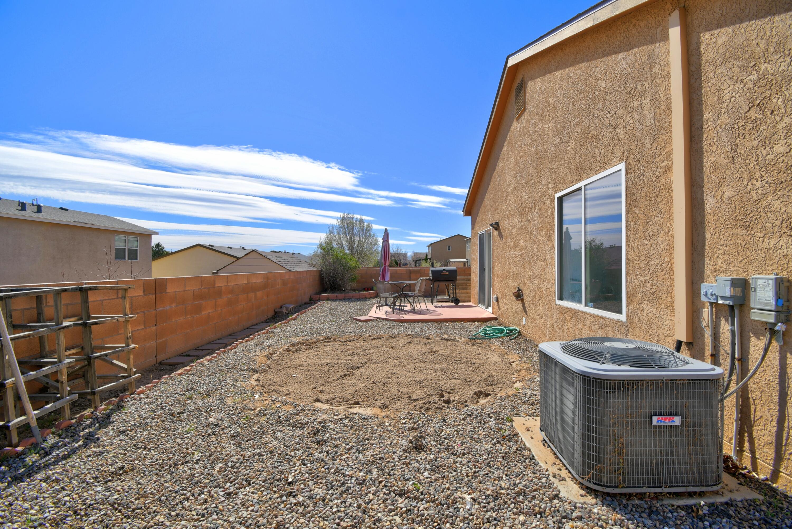 Photo 9 — 2916 MCKINNON Way SW