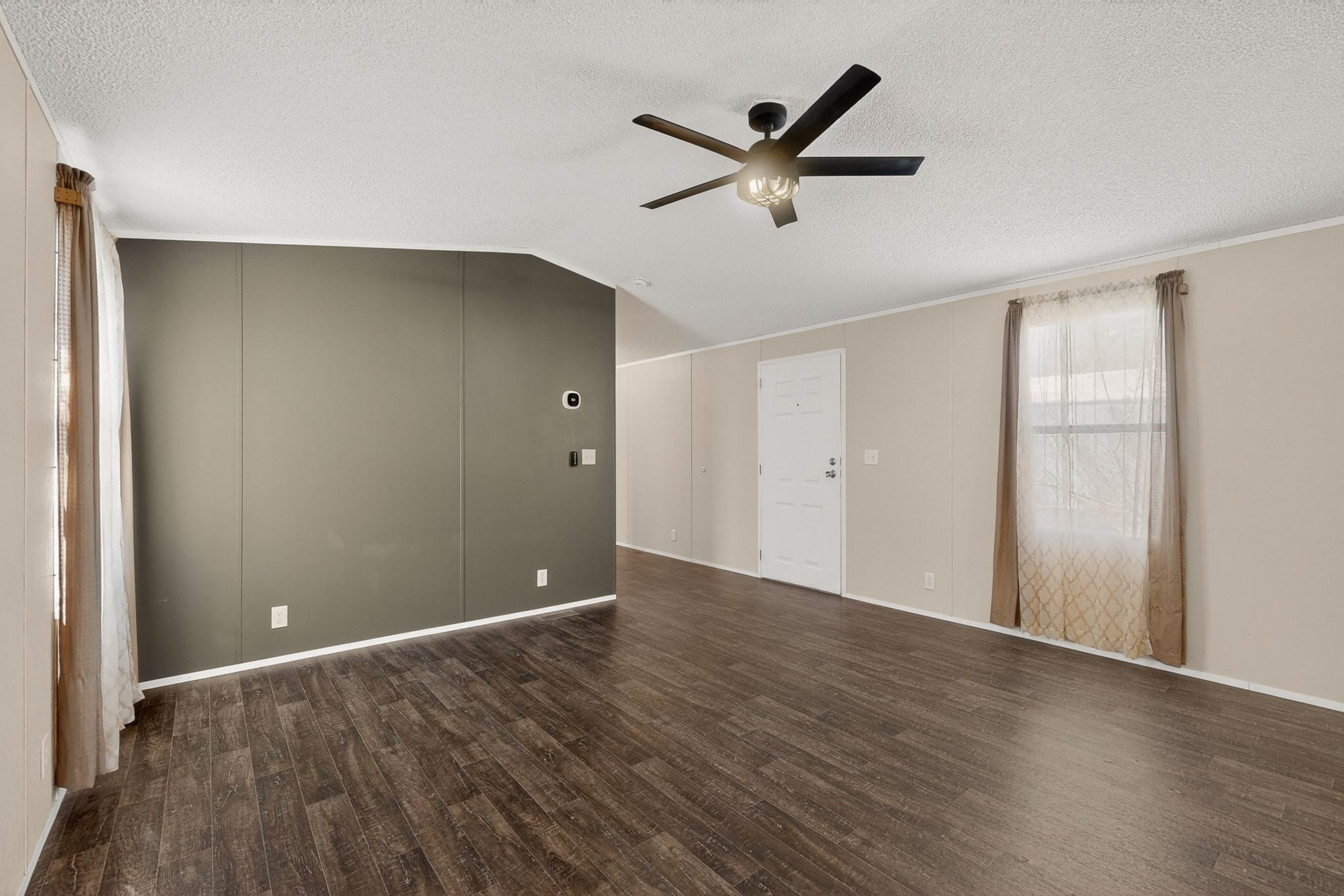 Photo 13 — 9509 Botts Street SE