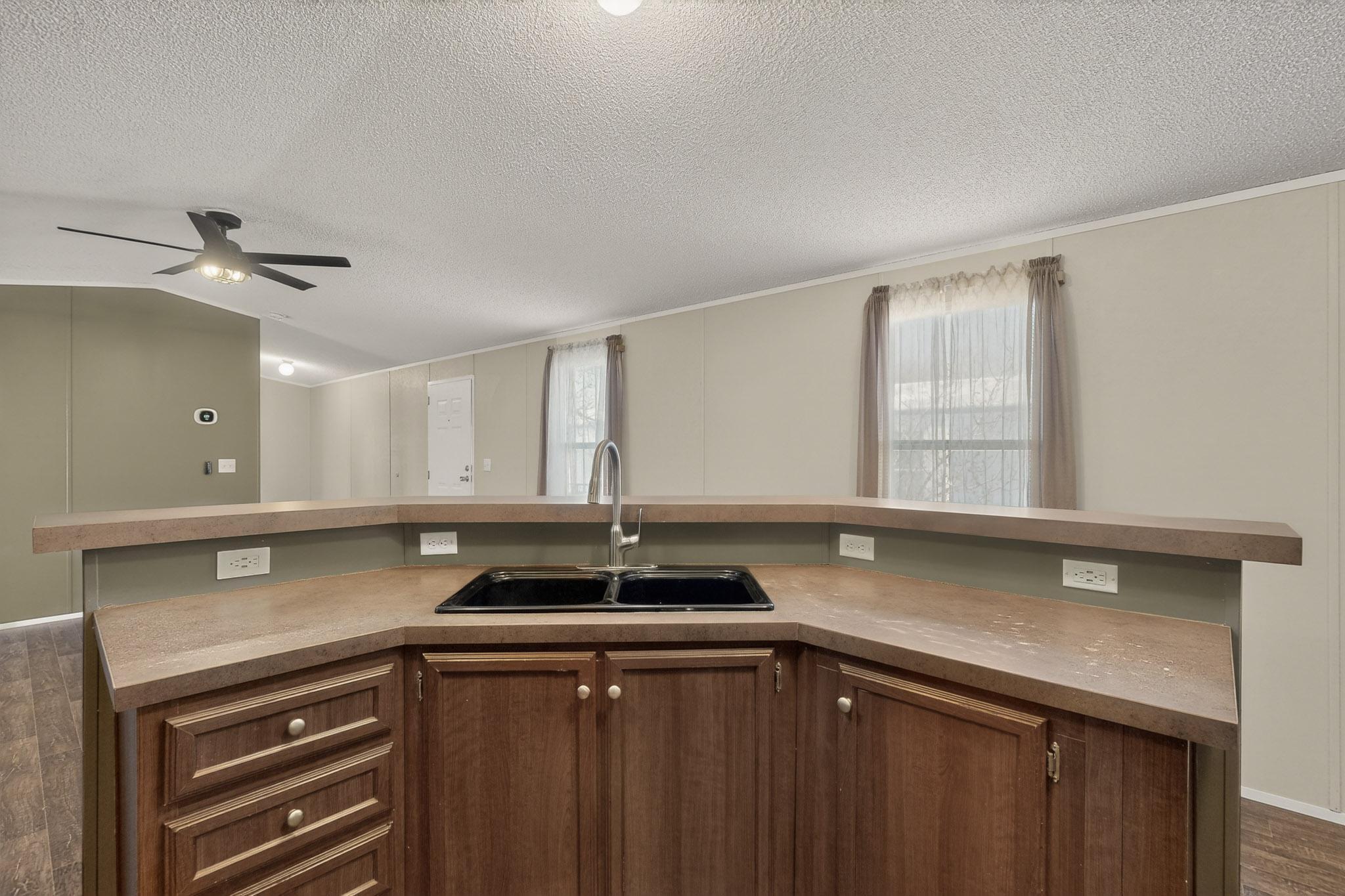 Photo 18 — 9509 Botts Street SE