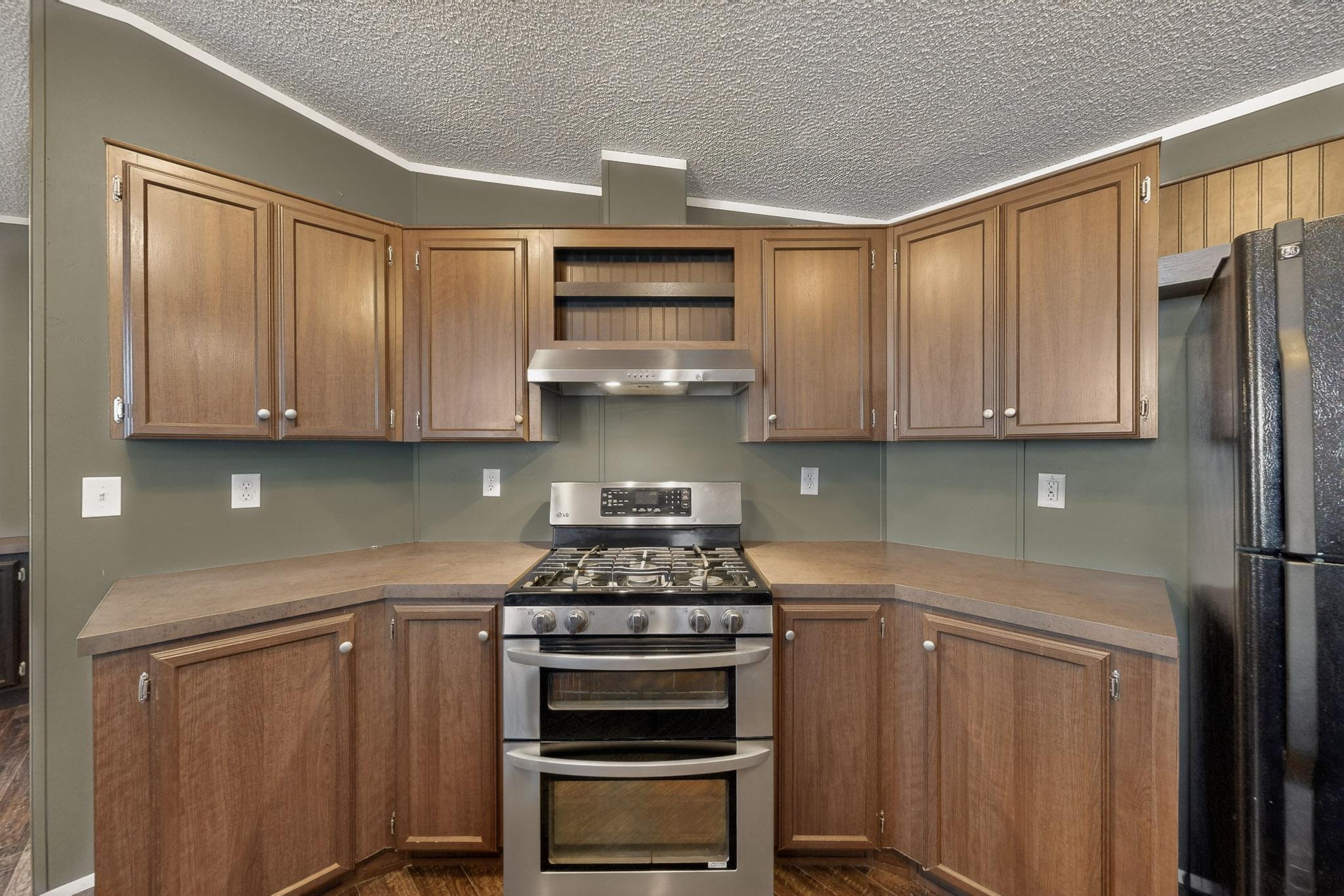 Photo 20 — 9509 Botts Street SE