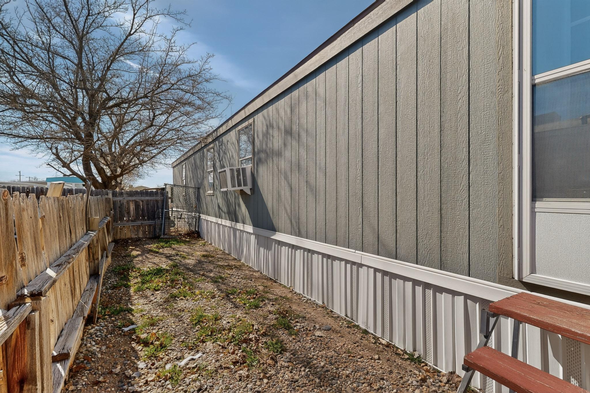 Photo 7 — 9509 Botts Street SE