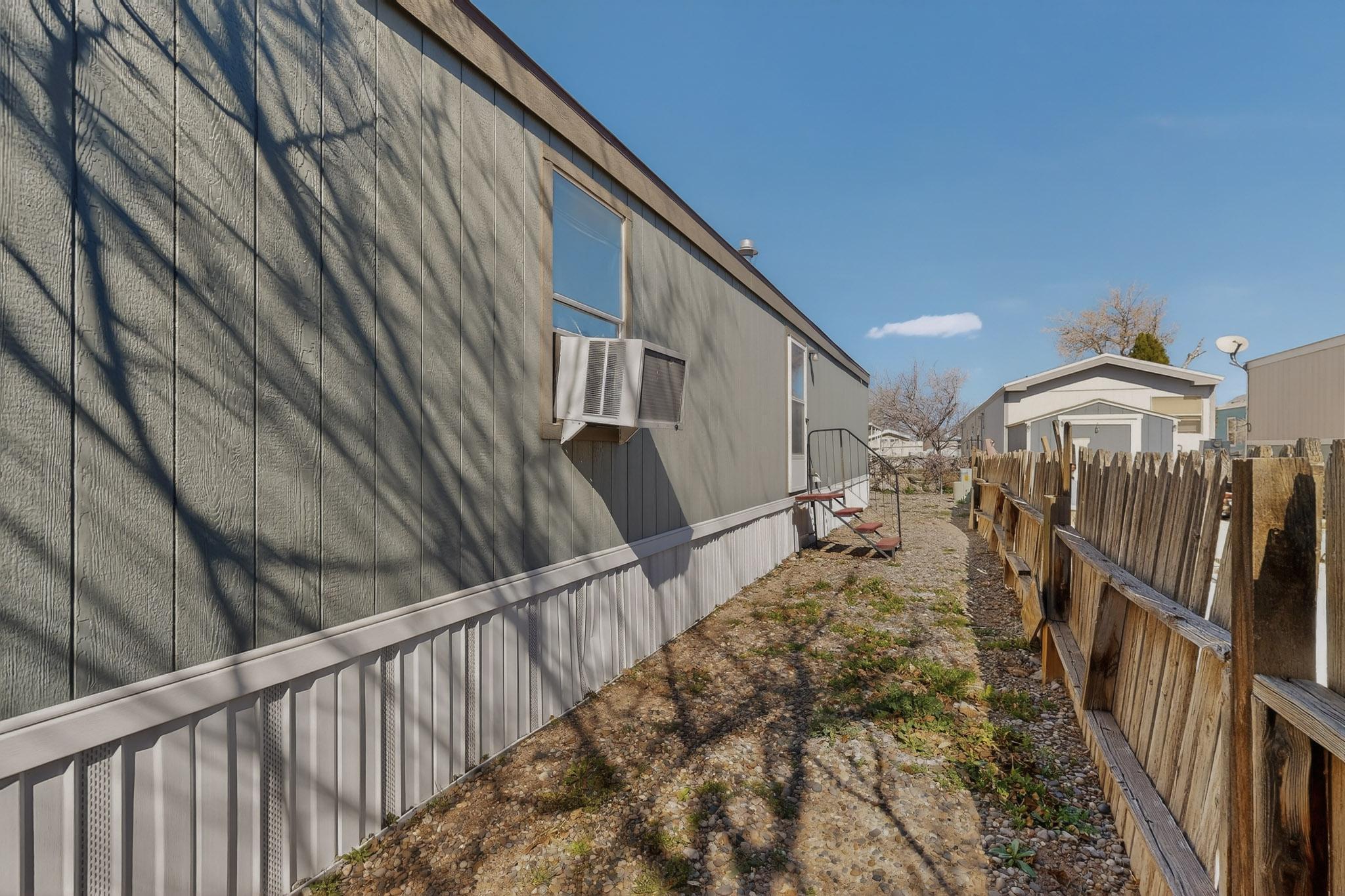 Photo 8 — 9509 Botts Street SE