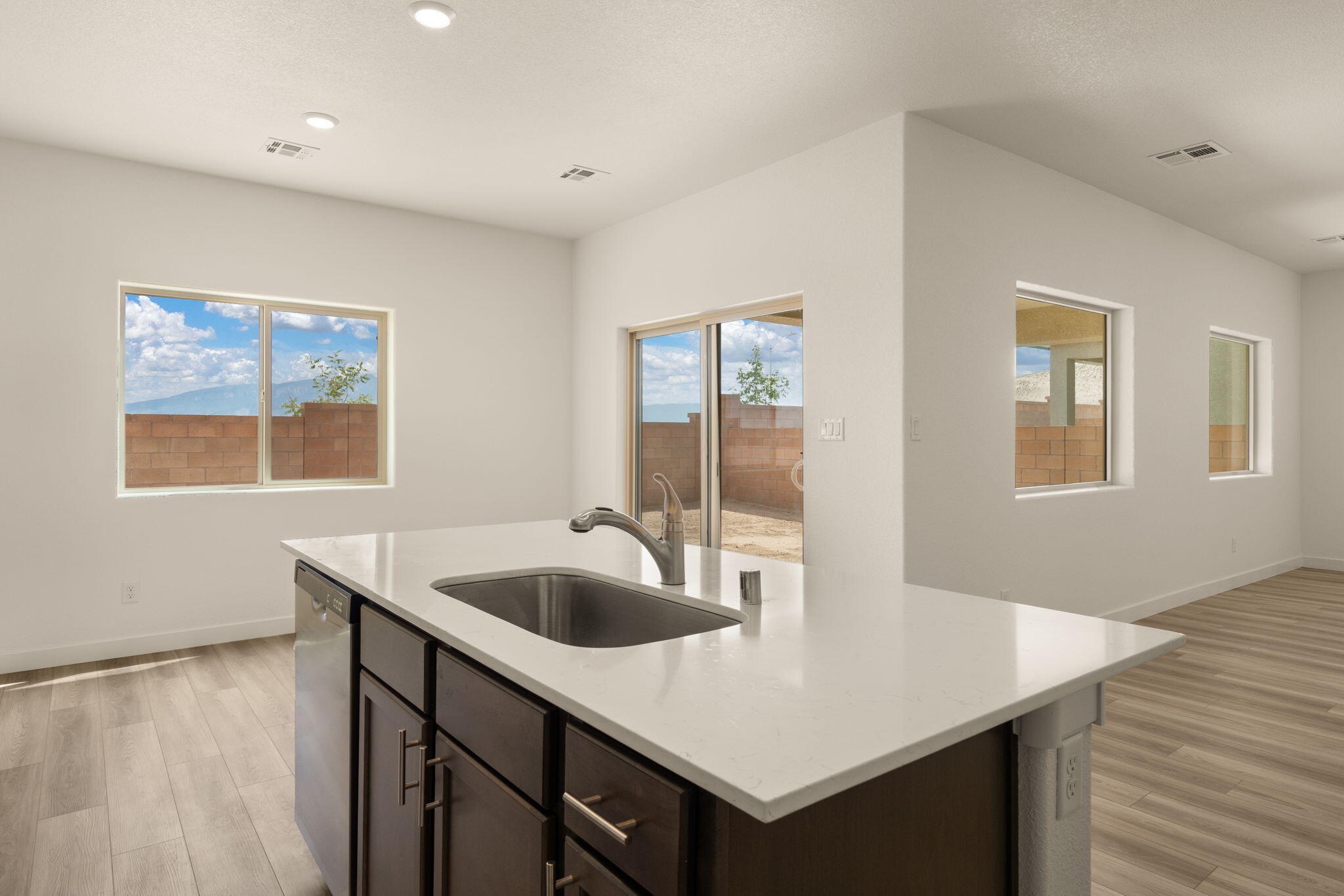 Photo 19 — 1525 Rawhide Loop NE