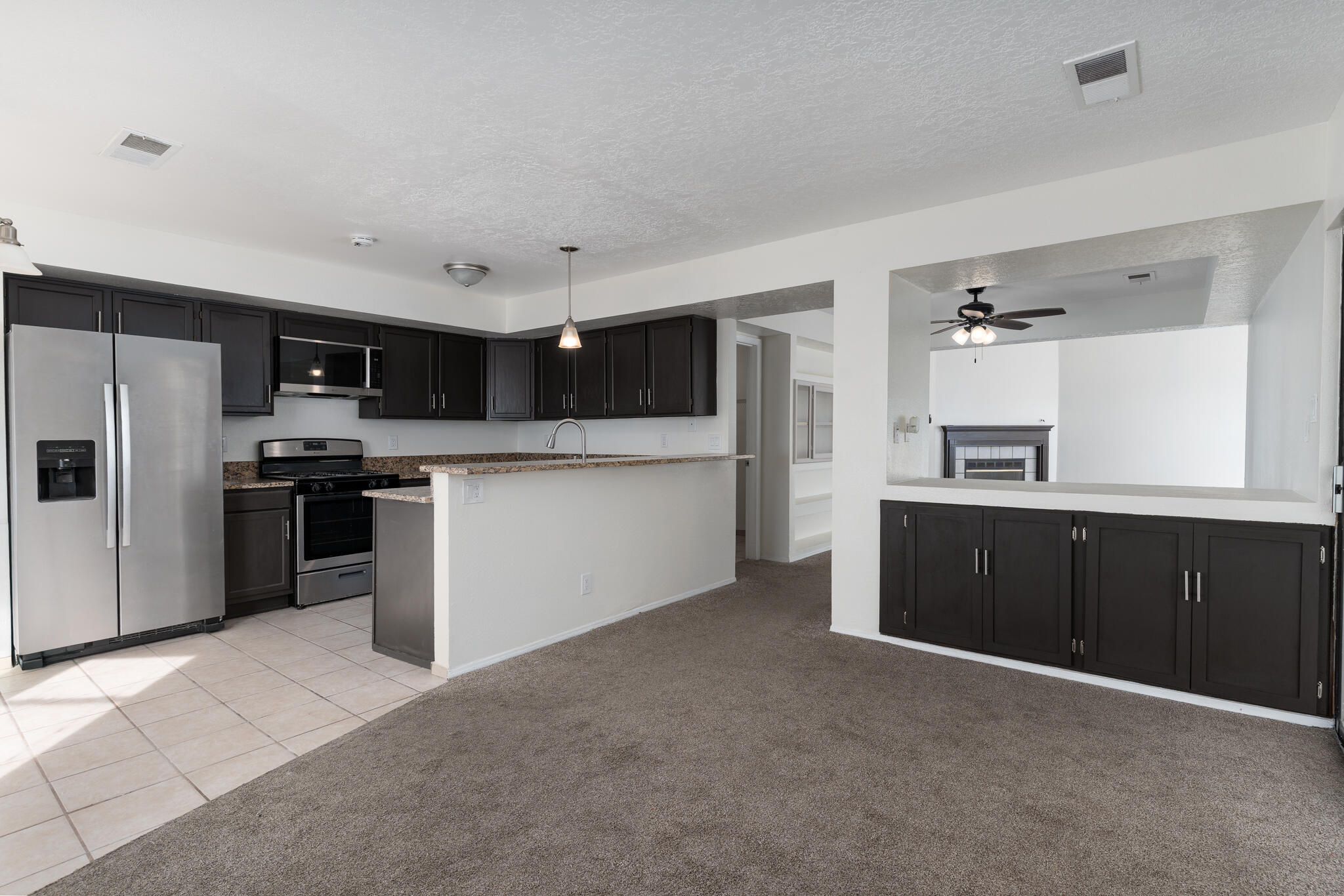 Photo 9 — 908 Riva Court NE